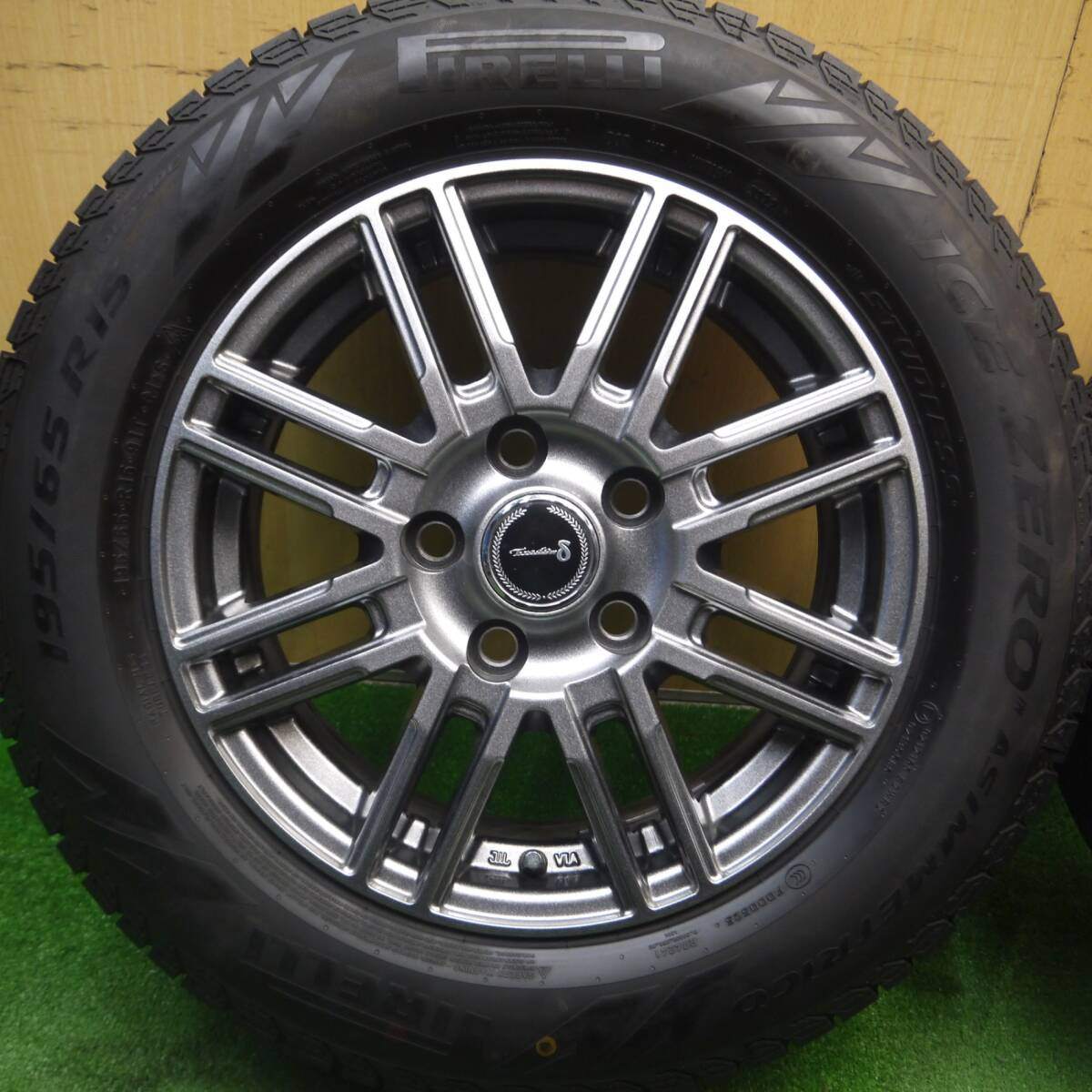 バリ溝!22年!キレイ!9.5分以上★スタッドレス 195/65R15 ピレリ アイスゼロ アシンメトリコ Tiradoδ ティラード 15インチ PCD114.3/5H★5021203Hス
