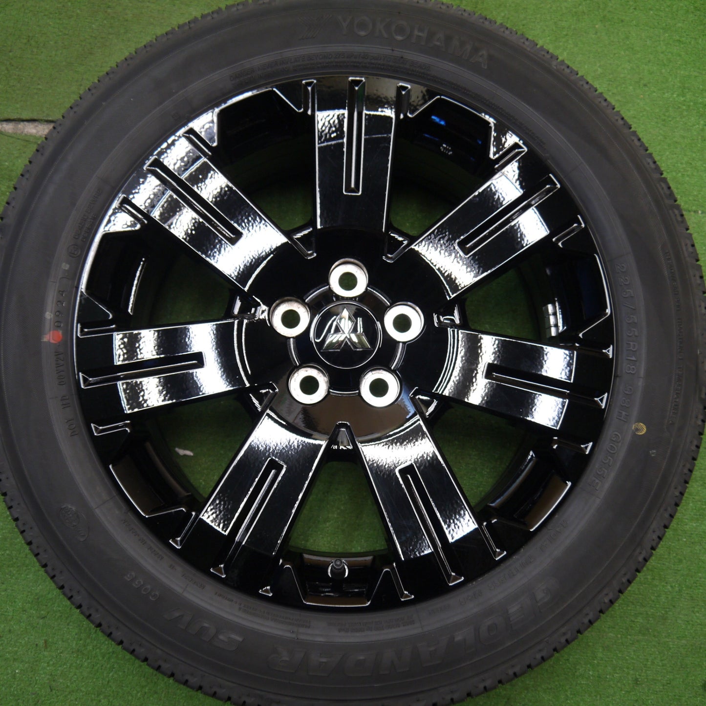 新車外し!24年★三菱 デリカ D:5 シャモニー 純正 225/55R18 ヨコハマ ジオランダー SUV G055 G055E 18インチ PCD114.3/5H★5042105Hノ