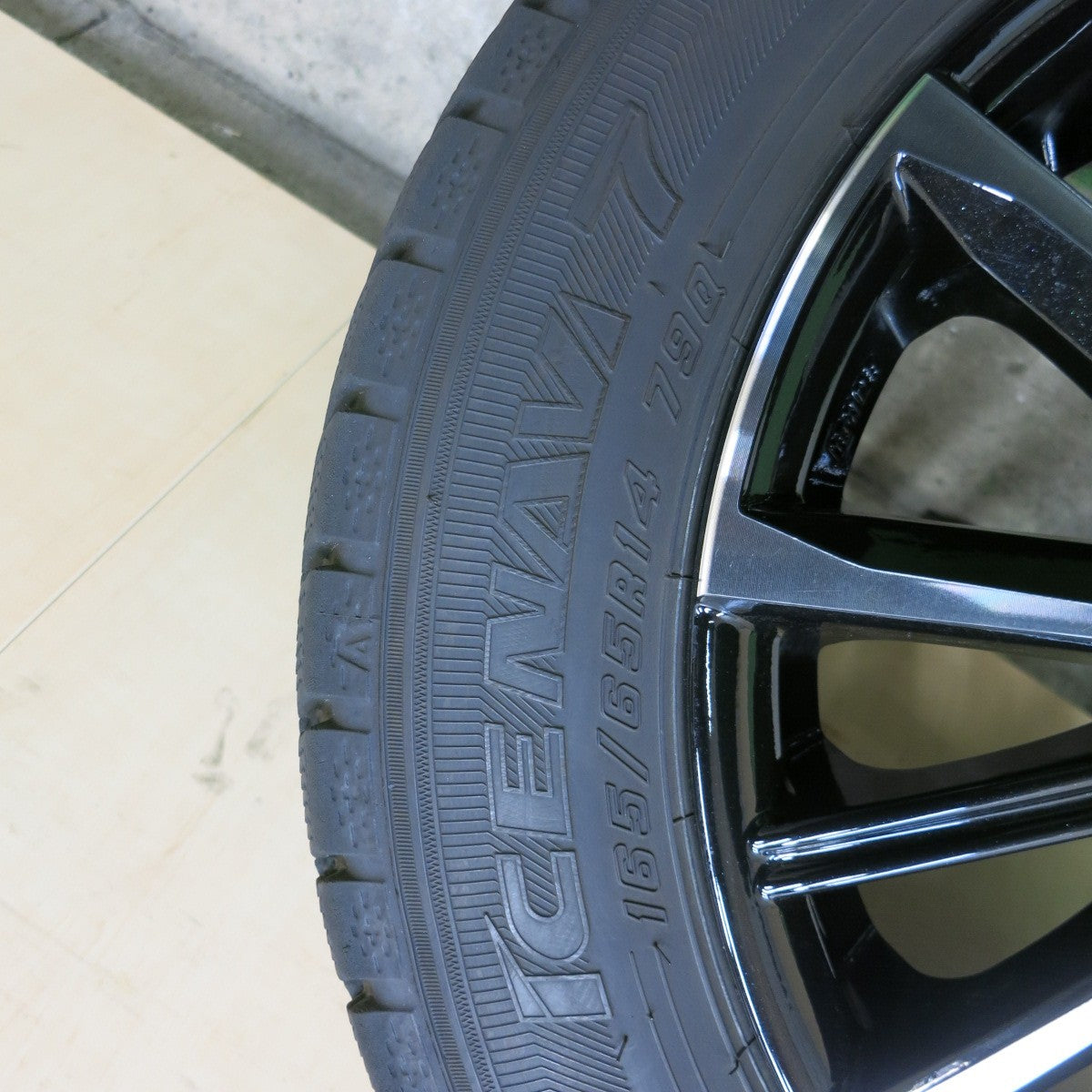 バリ溝!22年!キレイ!9分!1本★スタッドレス 165/65R14 グッドイヤー アイスナビ7 SMACK ENKEI 14インチ スマック エンケイ PCD100/4H★5051402ナス