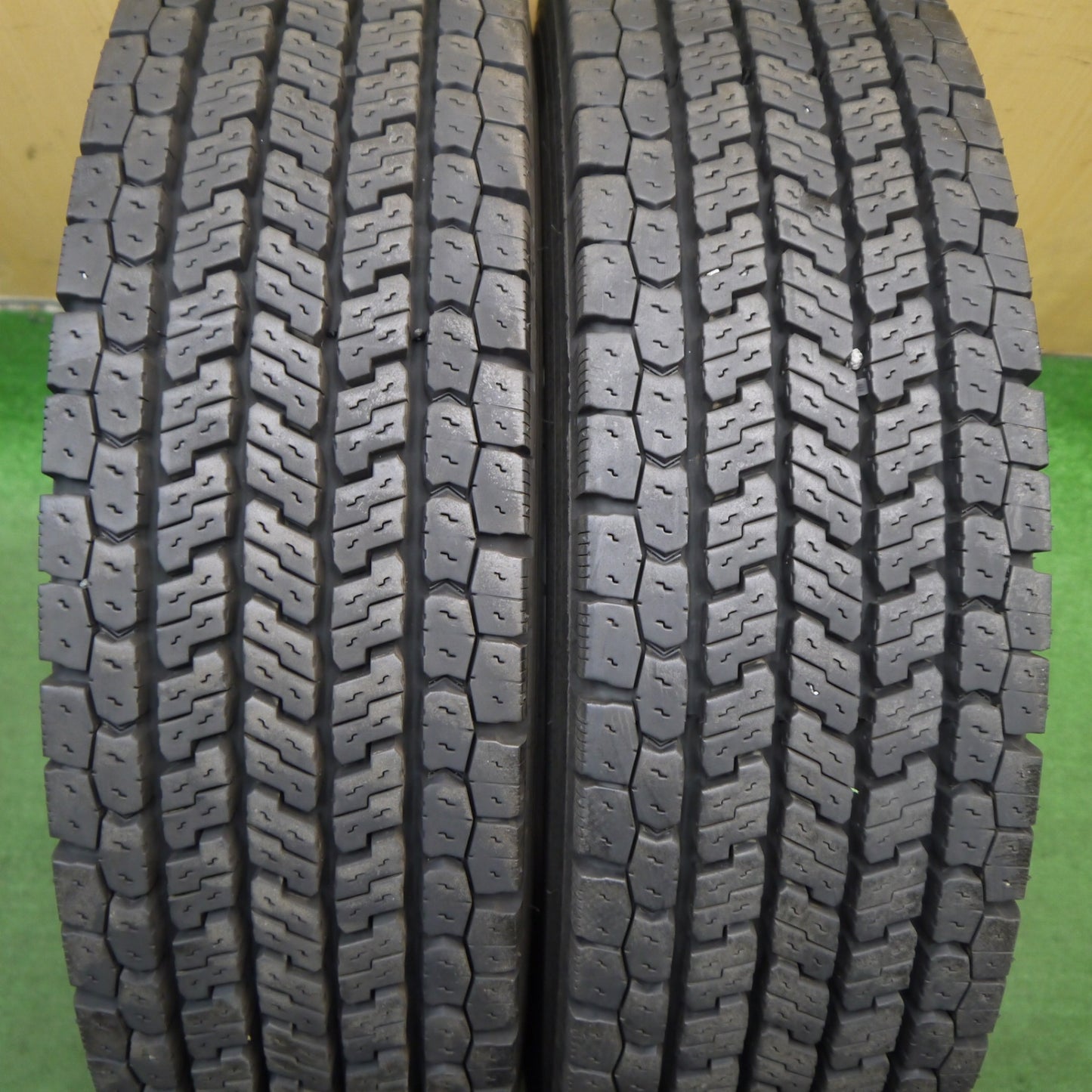 バリ溝!9分!2本★トラック バス タイヤ 9R19.5 14PR スタッドレス ヨコハマ ZEN 902ZE 19.5インチ★5062307KKスタ
