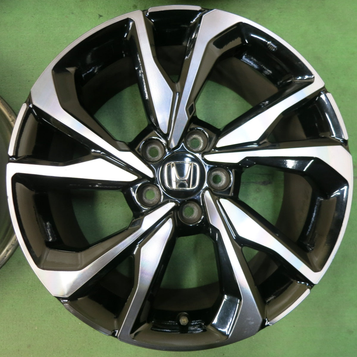 キレイ★ホンダ FK7 シビック 純正 ホイール 18インチ 18×8J PCD114.3/5H★5041811SYホ