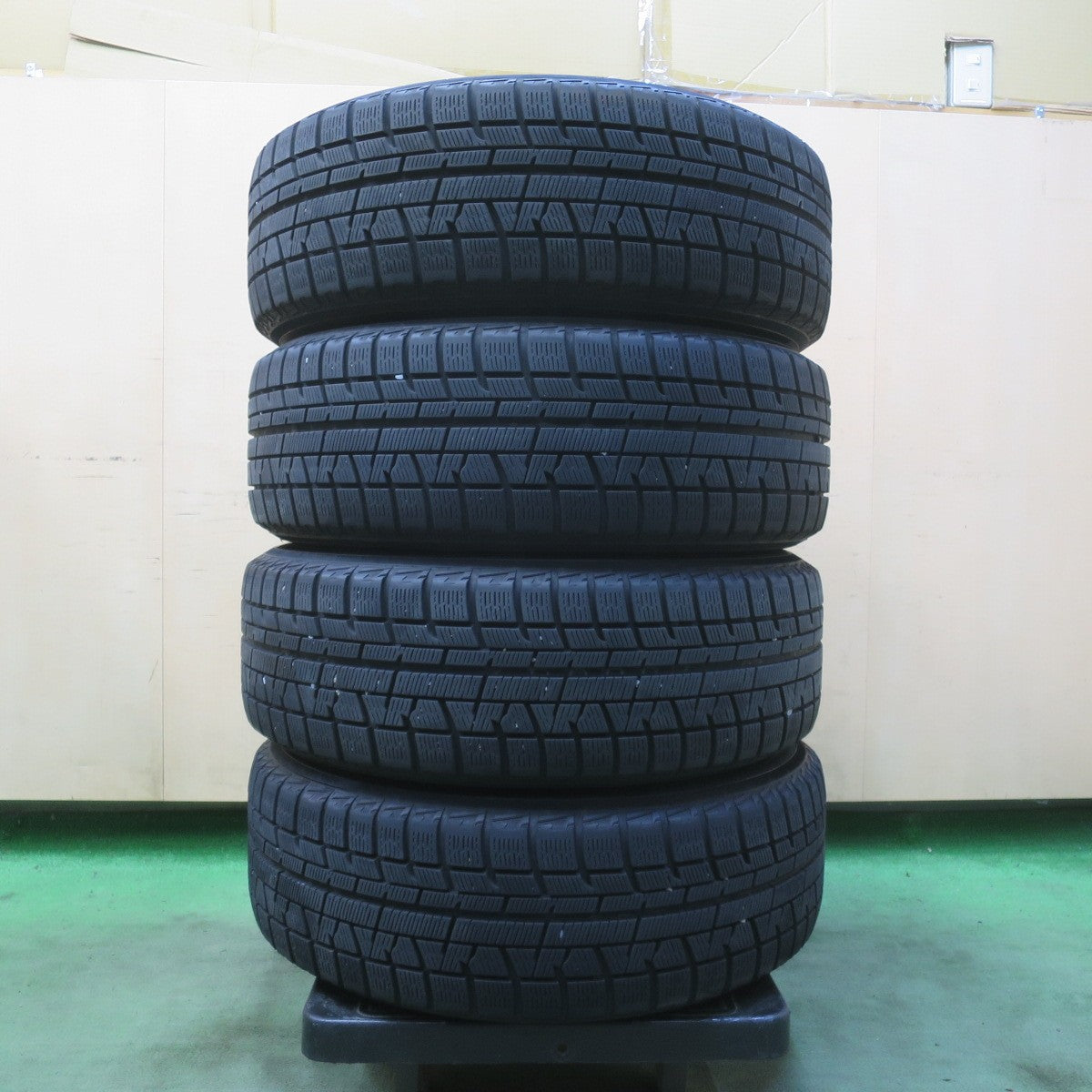 バリ溝!8.5分★スタッドレス 205/60R16 ヨコハマ アイスガード iG50 プラス SCHNEIDER シュナイダー 16インチ PCD114.3/5H★6051306イス