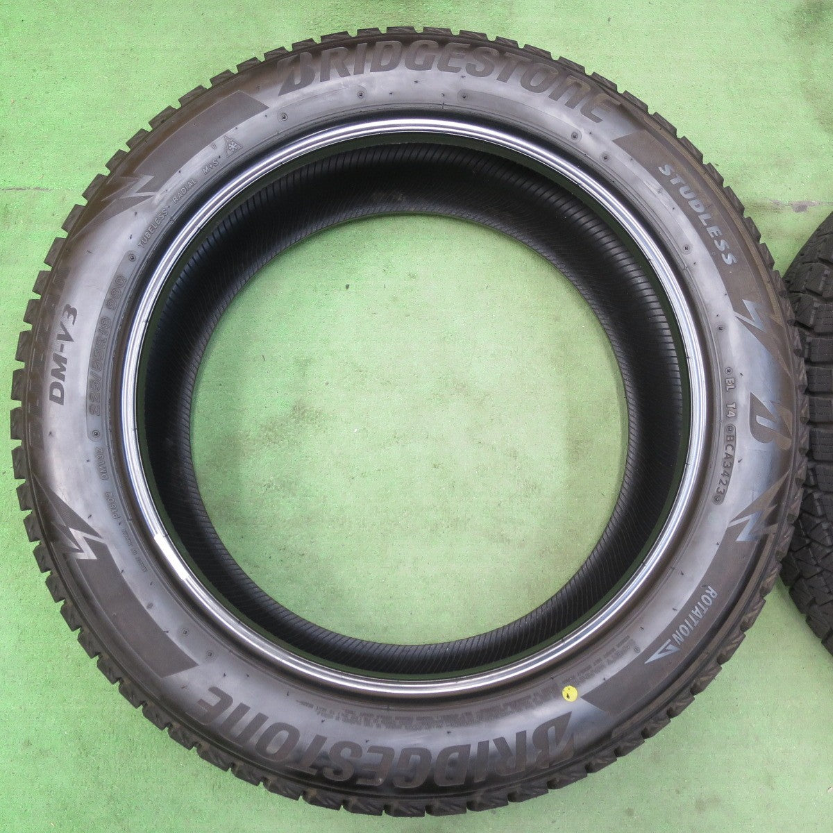 バリ溝!23年!9.5分★スタッドレス 225/55R19 ブリヂストン ブリザック DM-V3 タイヤ 19インチ ハリアー CX-5 CX-8 等★5042901イスタ