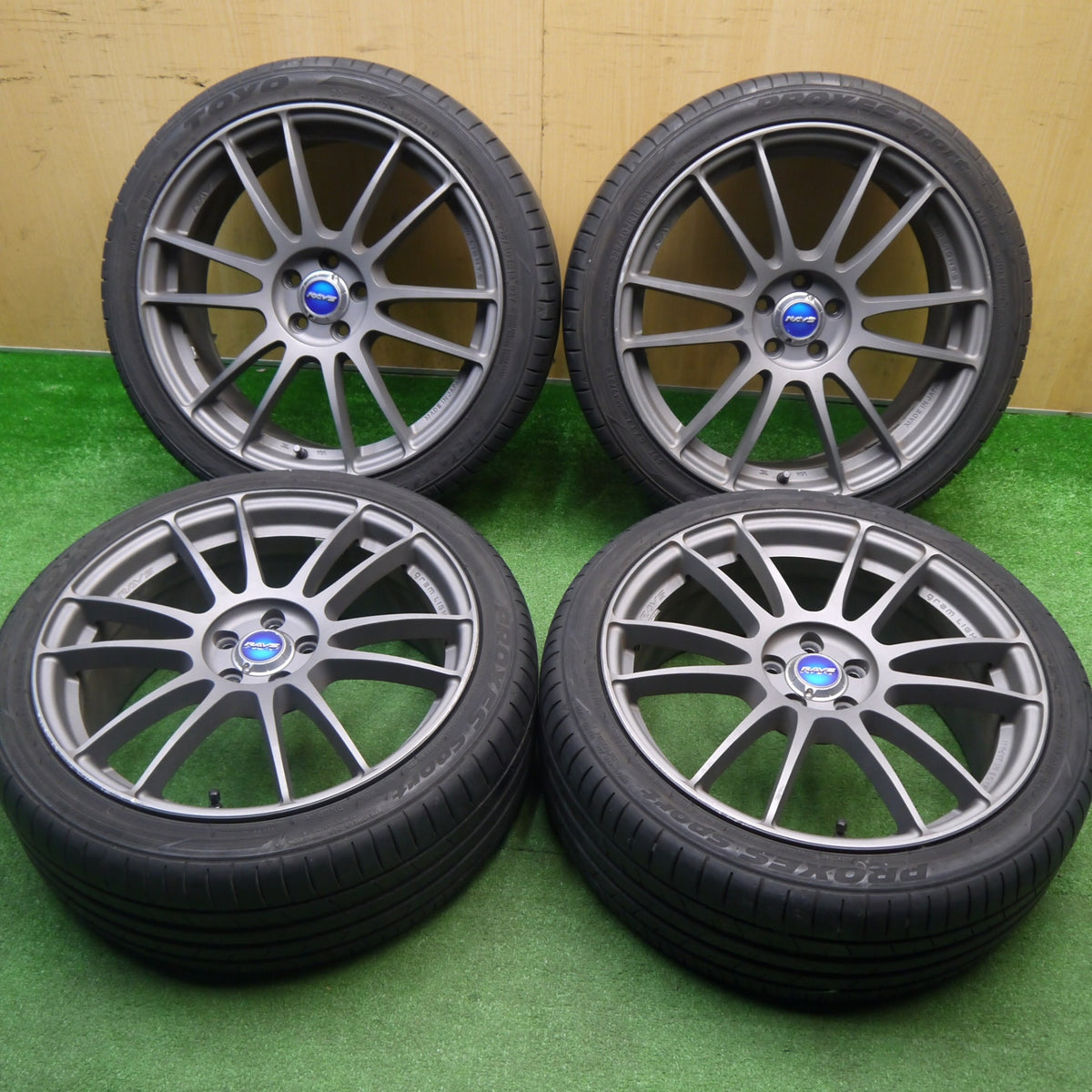 キレイ!21年★プリウス 等 RAYS gram LIGHTS 57XTREME 225/40R18 トーヨー プロクセス スポーツ レイズ グラムライツ 18インチ PCD100/5H★5120104Hノ