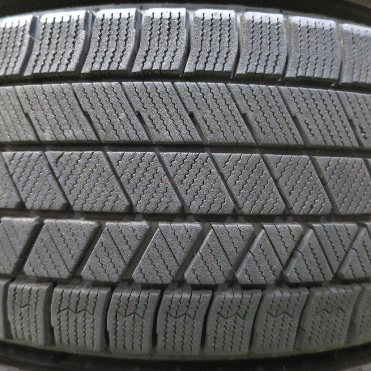 バリ溝!23年!キレイ!9.5分★スタッドレス 195/65R15 ブリヂストン ブリザック VRX3 SMACK ENKEI スマック エンケイ 15インチ PCD114.3/5H★5021109イス