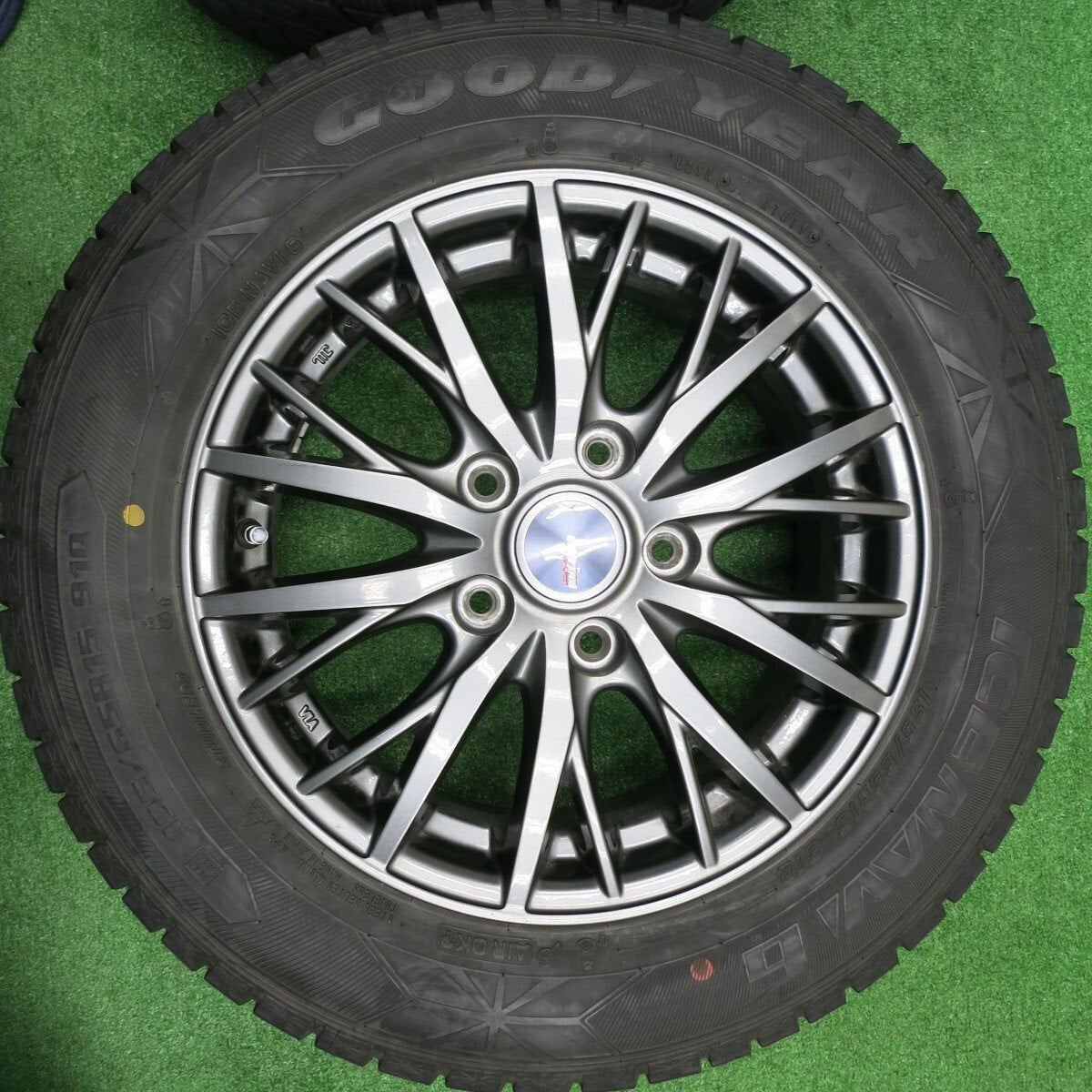 キレイ★スタッドレス 195/65R15 グッドイヤー アイスナビ6 ravrion RM01 ラブリオン PCD114.3/5H★4092204NJス