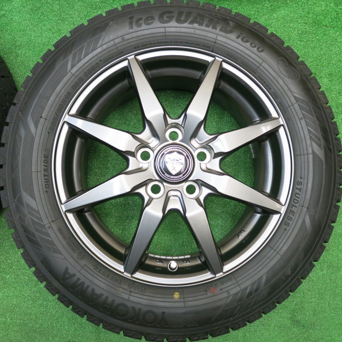ほぼ未使用!24年!キレイ★スタッドレス 205/60R16 ヨコハマ アイスガード iG60 ESTROSA EST-8S エステローザ 16インチ PCD114.3/5H★5102311HAス