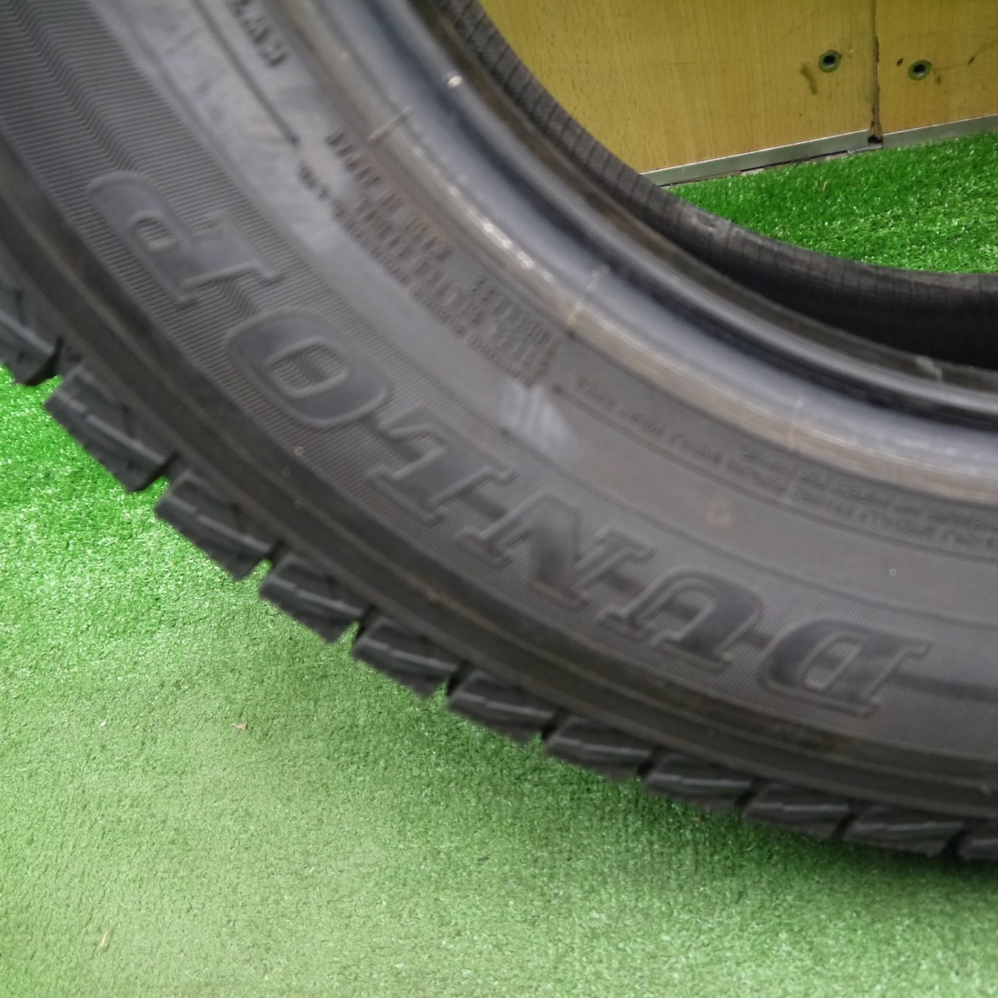 ほぼ未使用!24年!1本★スタッドレス 225/65R17 ダンロップ ウインターマックス SJ8+ 17インチ RAV4 ヴァンガード エクストレイル CX-5 CX-8 等★5042809Hスタ