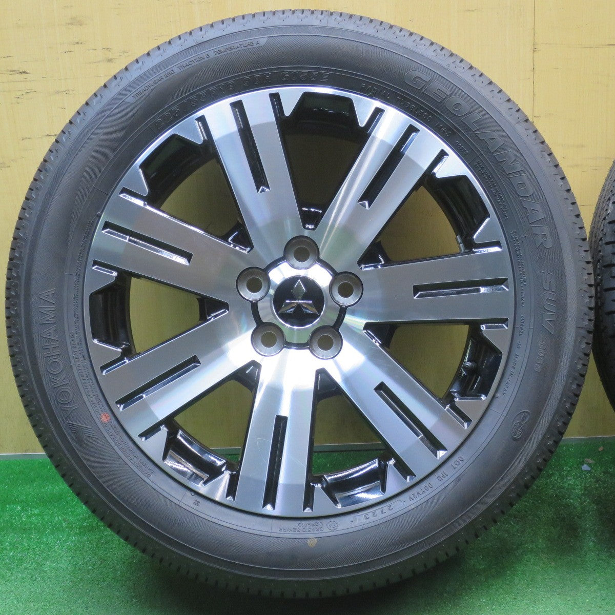 新車外し!23年★三菱 デリカ D:5 純正 ENKEI 225/55R18 ヨコハマ ジオランダー SUV G055 G055E 18インチ D5 PCD114.3/5H★6021101NJノ
