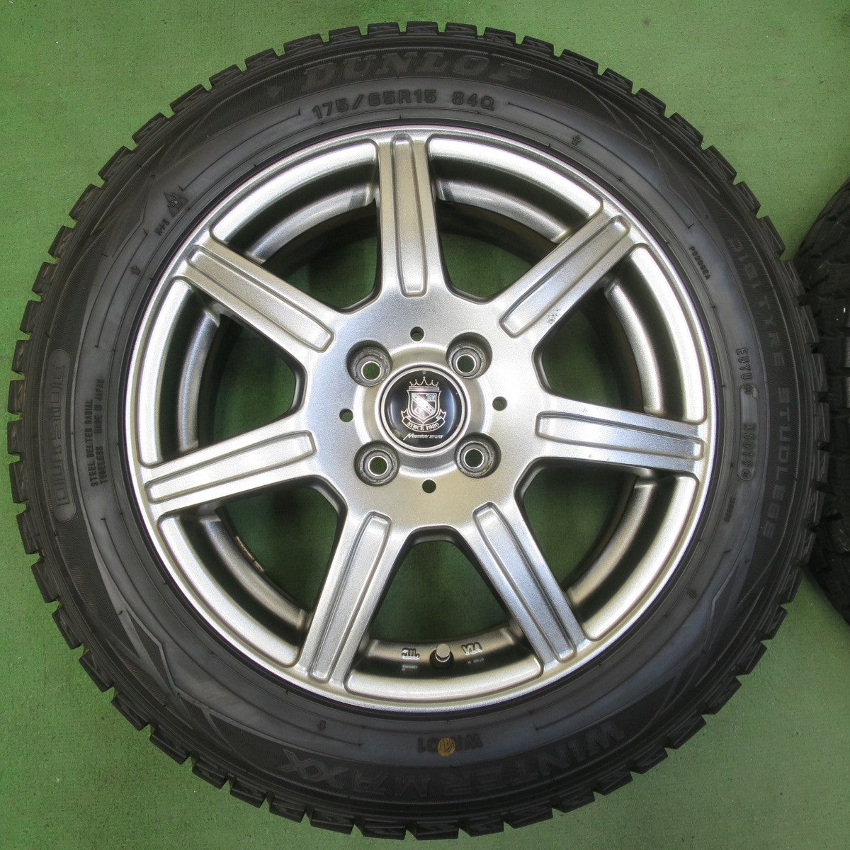 バリ溝!9.5分★スタッドレス 175/65R15 ダンロップ ウインターマックス WM01 MANARAY SPORT マナレイスポーツ 15インチ PCD100/4H★5072409イス