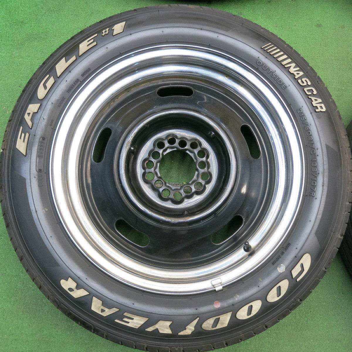バリ溝!22年!9.5分★アイアンヘッド オールドムーン スチール 215/60R17 グッドイヤー イーグル #1 ナスカー ホワイトレター PCD 100 112 114.3/5H マルチ★5053103HAノ