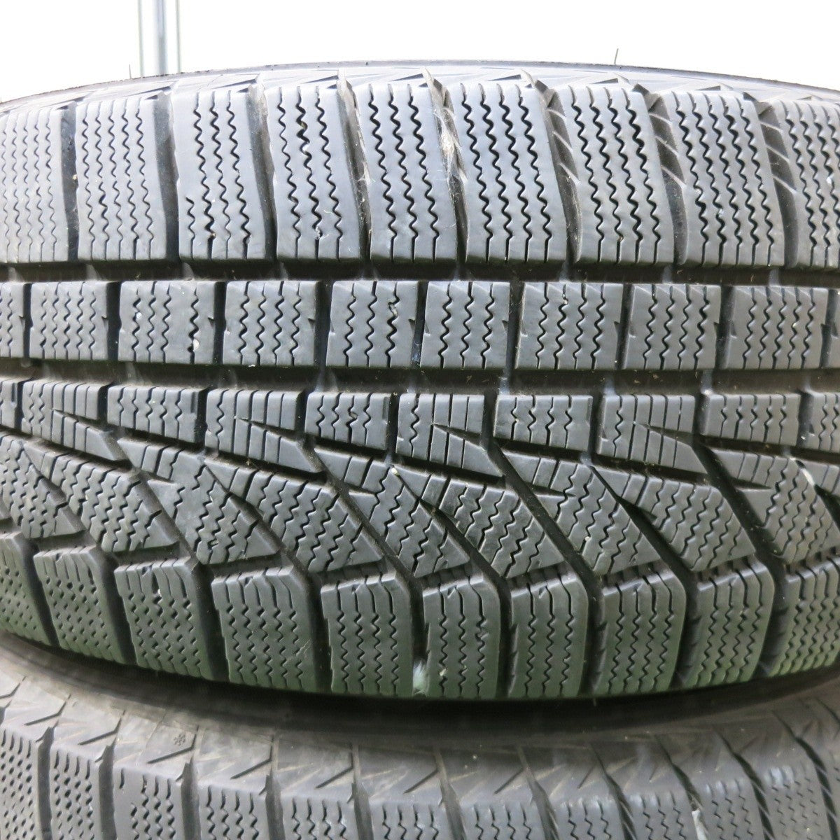 バリ溝!キレイ!8.5分★スタッドレス 195/65R15 ハンコック ウインター アイセプト IZ2A Plencia プレンシア 15インチ PCD114.3/5H★4122505SYス