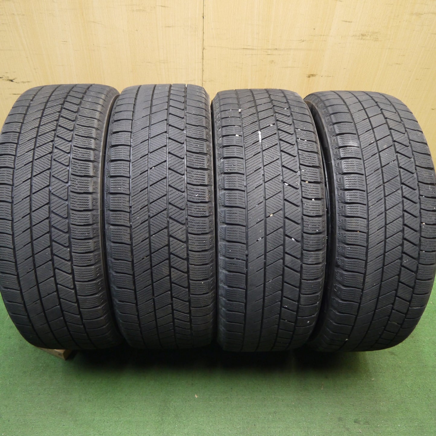 バリ溝!21年!9.5分★スタッドレス 215/40R18 ブリヂストン ブリザック VRX3 Stich LEGZAS M110 シュティッヒ レグザス 18インチ PCD114.3/5H★5100602Hス