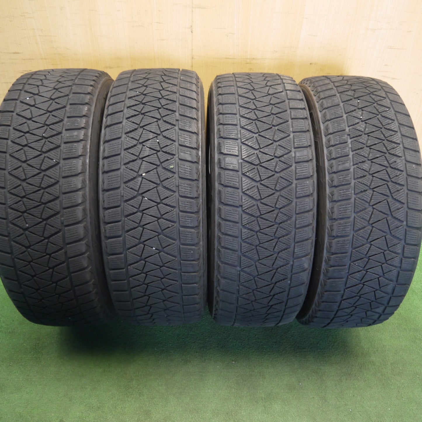 キレイ◎スタッドレス 225/60R17 ブリヂストン ブリザック DM-V2 ECO FORME エコフォルム 17インチ PCD114.3/5H◎6062309Hス