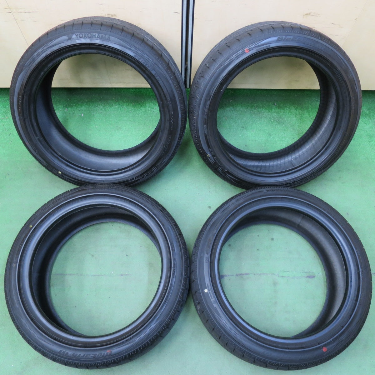 新車外し!24年★215/45R17 ヨコハマ BluEarth-GT AE51 タイヤ 17インチ カローラ ツーリング プリウス 86 BRZ 等★5051703イノタ