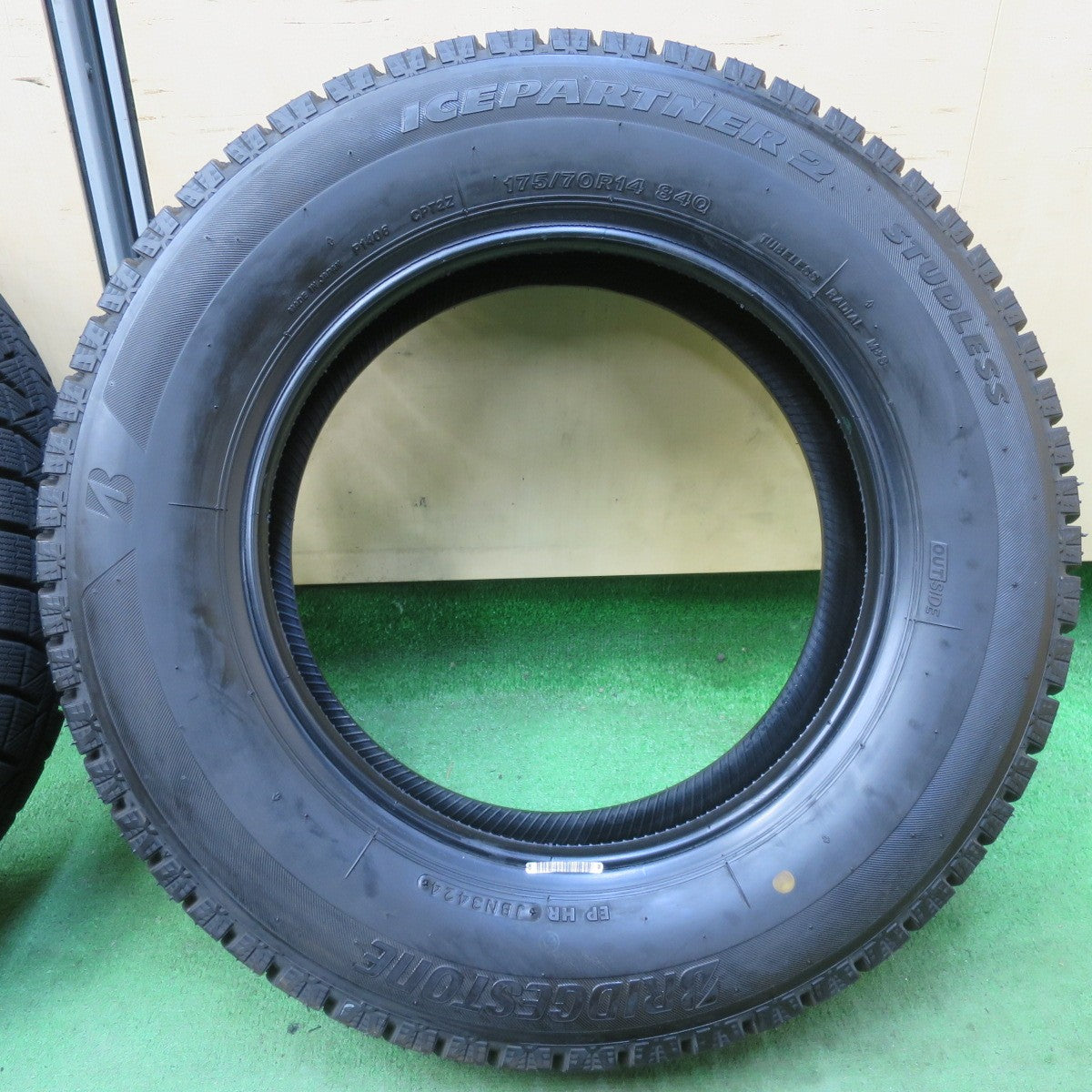 バリ溝!24年!ほぼ10分★スタッドレス 175/70R14 ブリヂストン アイスパートナー2 タイヤ 14インチ アクア フィット ヤリス シエンタ 等★5042308イスタ