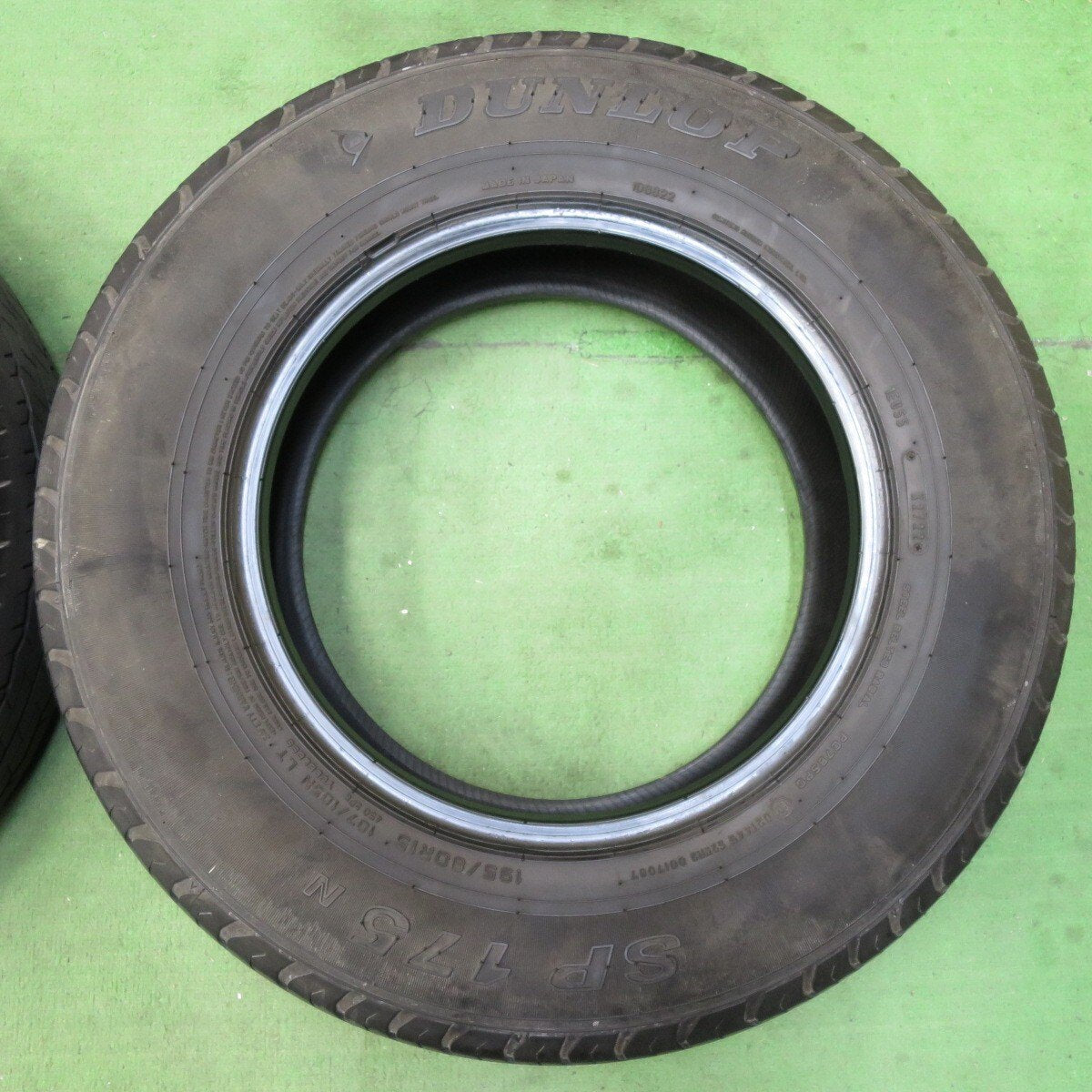 4本価格!22年★195/80R15 107/105N ダンロップ SP175N タイヤ 15インチ ハイエース キャラバン等★5032805イノタ