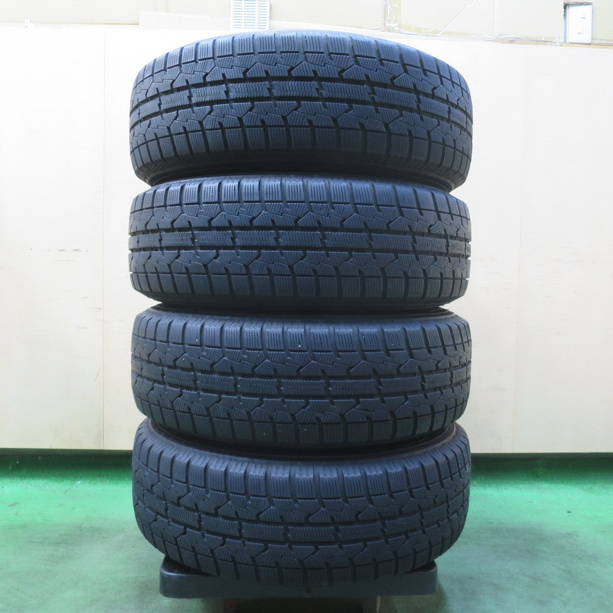 バリ溝!21年!キレイ!9分★プリウス 等 195/65R15 スタッドレス トーヨー オブザーブ ガリット GIZ G.speed Gスピード 15インチ PCD100/5H★5122213イス