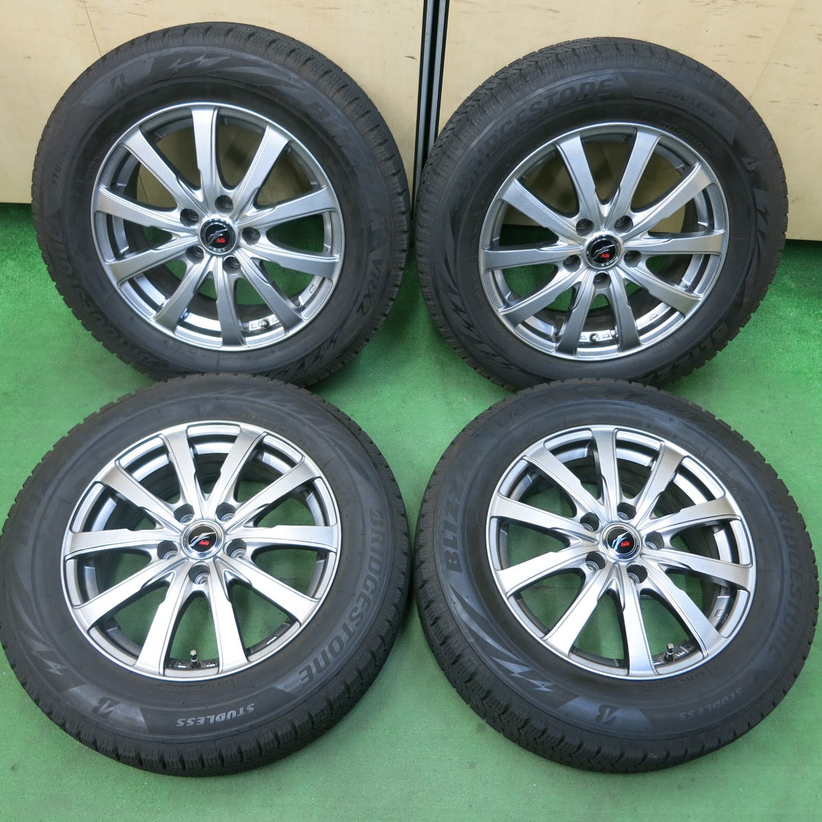 送料無料] バリ溝！21年！キレイ！9.5分☆スタッドレス 215/60R16 