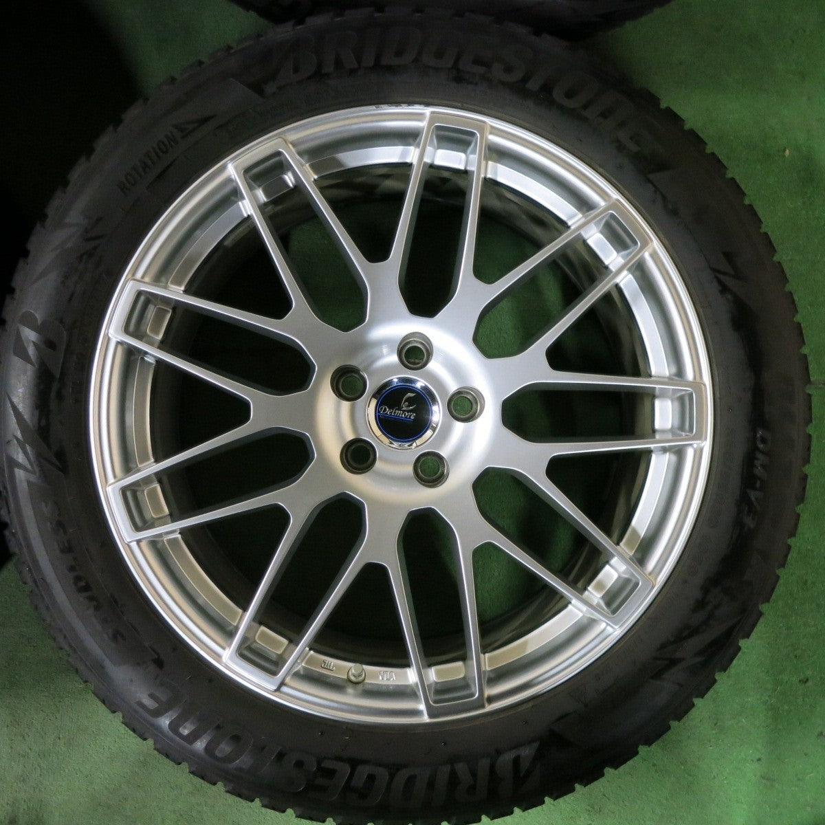 センサー付!キレイ★レクサス等 235/55R20 スタッドレス ブリヂストン ブリザック DM-V3 Delmore デルモア 20インチ PCD114.3/5H★4120601SYス