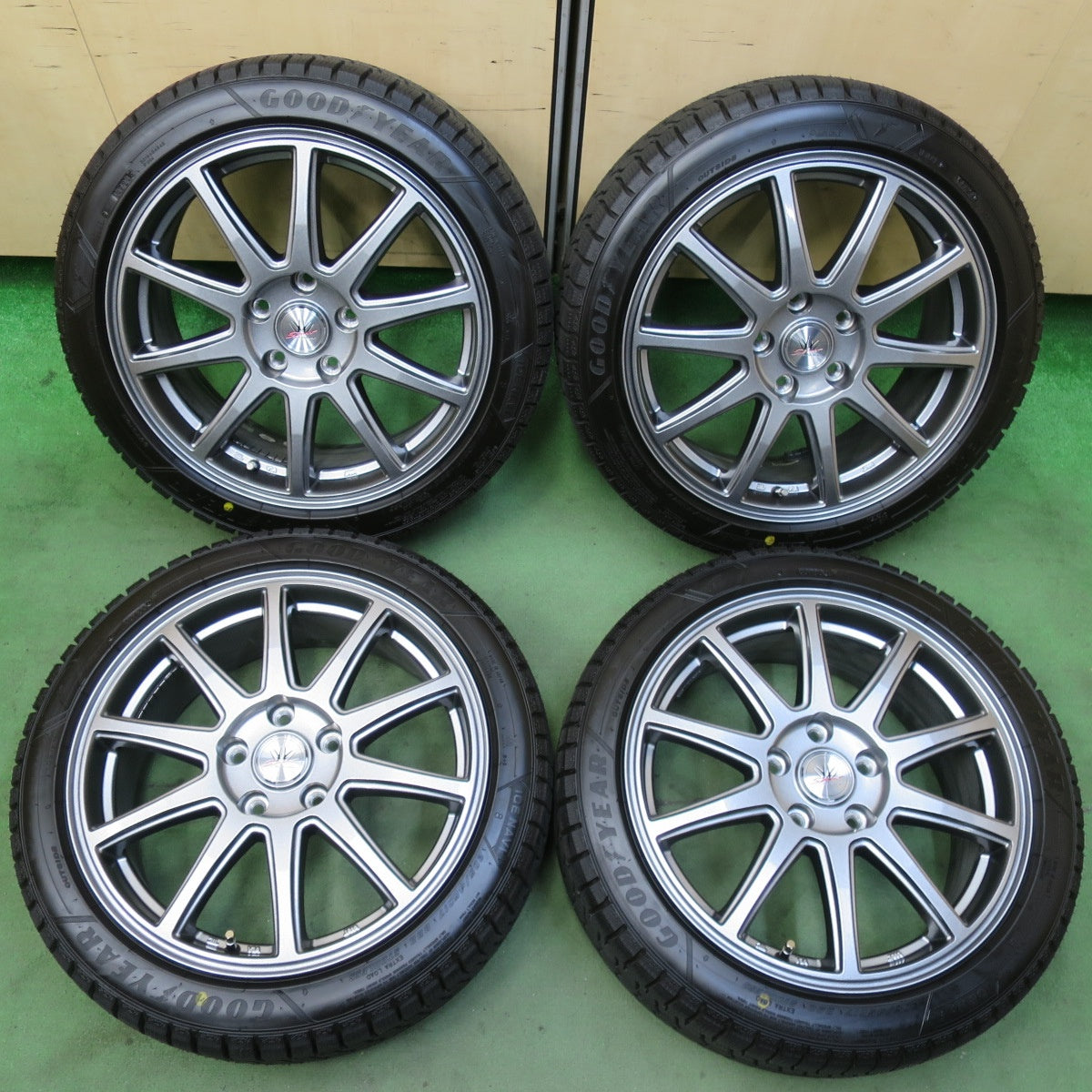 ほぼ未使用!24年!美品★LOXARNY SPORT 205/45R17 スタッドレス グッドイヤー アイスナビ8 ロクサーニ スポーツ 17インチ PCD114.3/5H★5103017イス