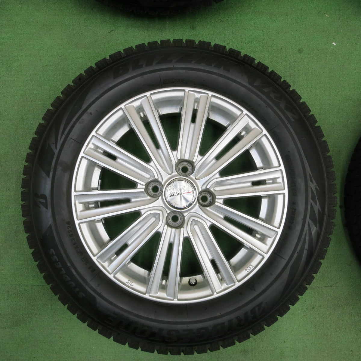 バリ溝!22年!キレイ!9分★スタッドレス 185/65R15 ブリヂストン ブリザック VRX2 JOKER ICE ジョーカー アイス 15インチ PCD100/4H★5042801TTス