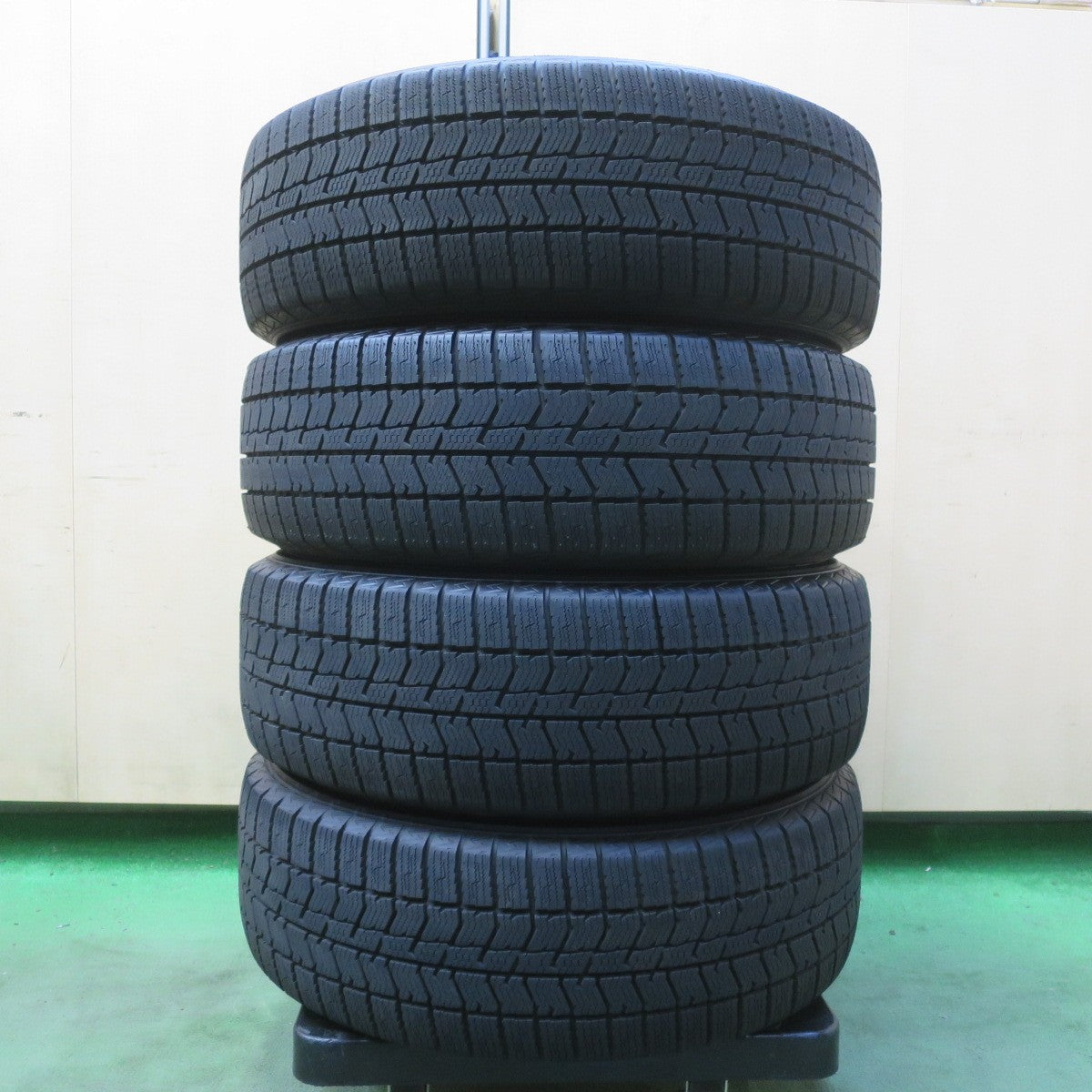 バリ溝!24年!キレイ!ほぼ10分◎スタッドレス 185/60R15 トーヨー オブザーブ GIZ3 ravrion RS01 ラブリオン 15インチ PCD100/4H◎6090909イス