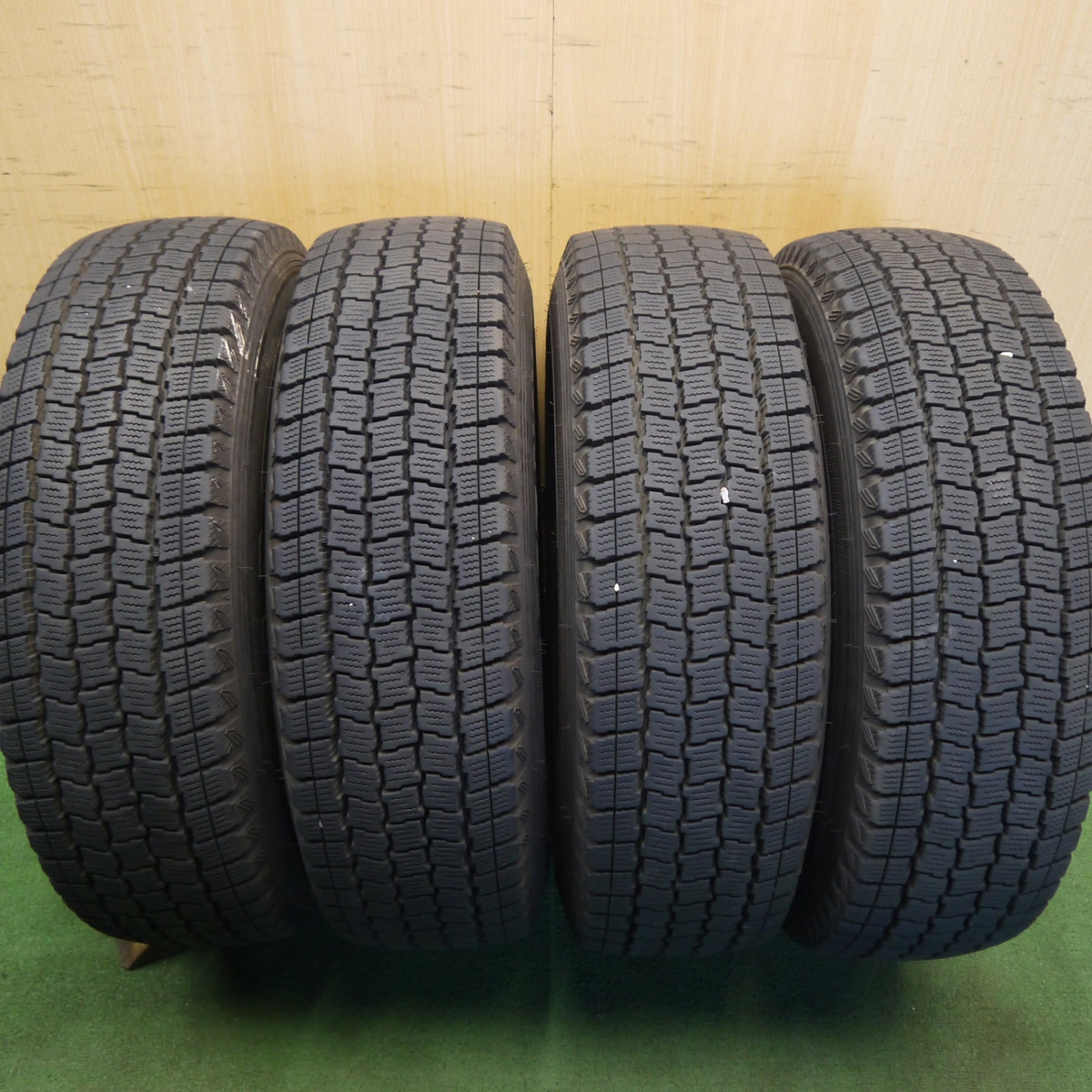 バリ溝!キレイ!9.5分◎スタッドレス 195/80R15 107/105L グッドイヤー アイスナビ CARGO BISON バイソン 15インチ PCD139.7/6H◎6092502Hス