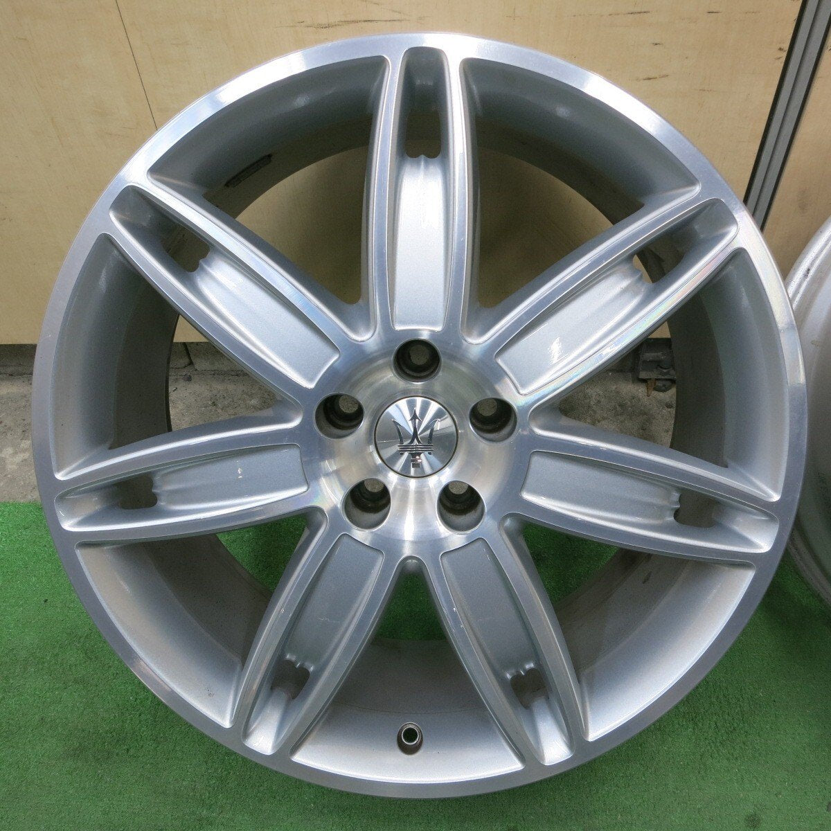 キレイ★マセラティ クアトロポルテ 純正 ホイール 20インチ 8.5J×20 10.5J×20 PCD114.3/5H★5040103ナホ