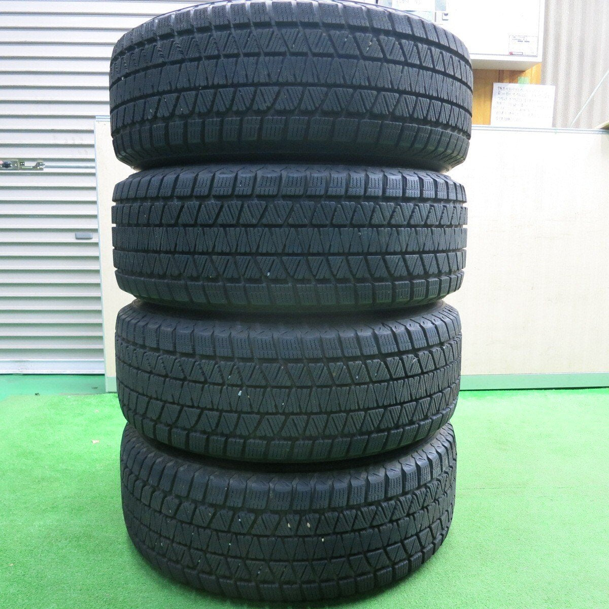 バリ溝!キレイ!9.5分★トヨタ ハイラックス 純正 265/65R17 スタッドレス ブリヂストン ブリザック DM-V3 17インチ PCD139.7/6H★4123110HAス