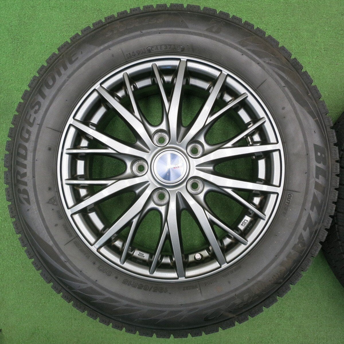 バリ溝!キレイ!9分★スタッドレス 195/65R15 ブリヂストン ブリザック VRX2 ravrion RM01 ラブリオン 15インチ PCD114.3/5H★5020402NJス
