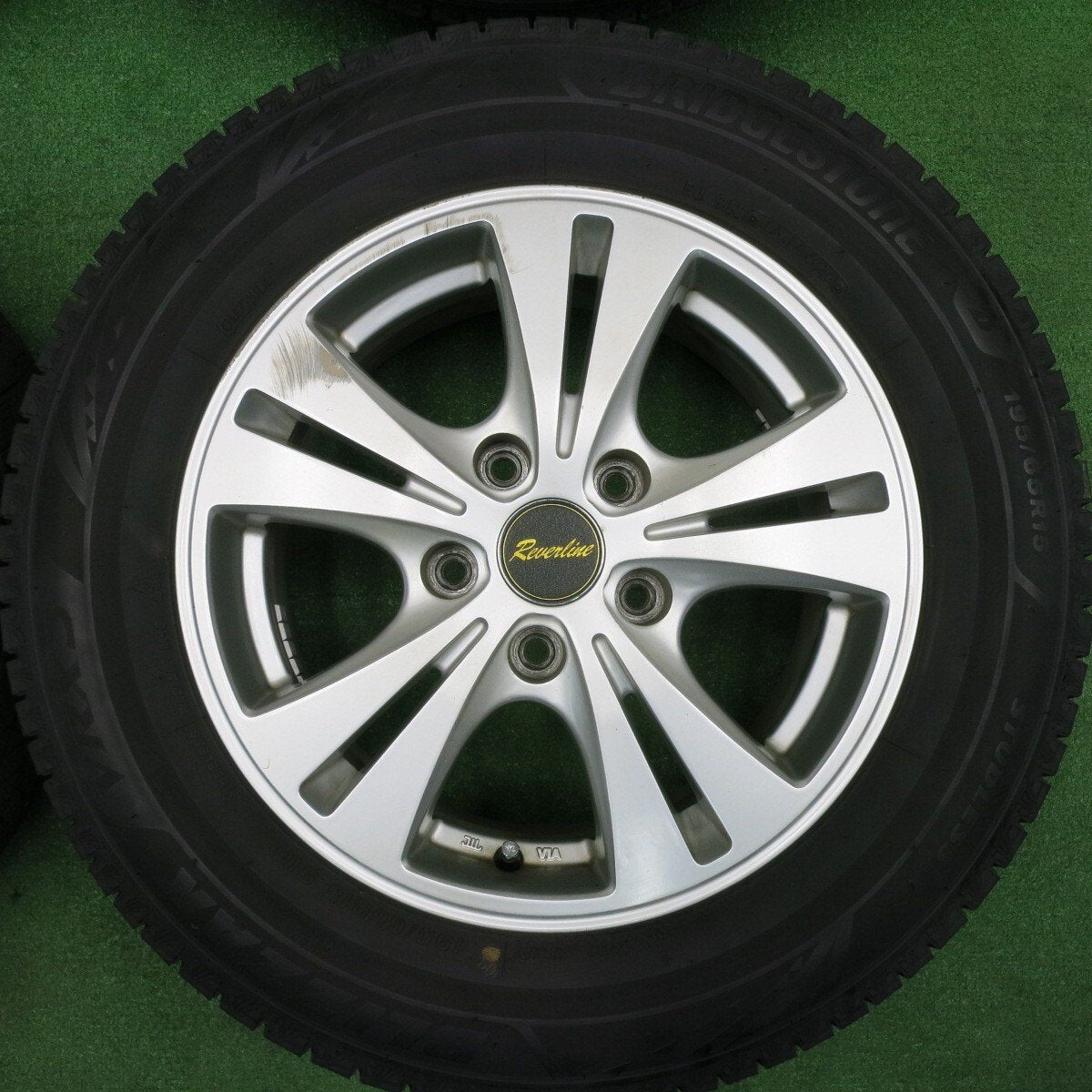 バリ溝!22年!9.5分★スタッドレス 195/65R15 ブリヂストン ブリザック VRX3 Reverline リバーライン 15インチ PCD114.3/5H★4120507TNス