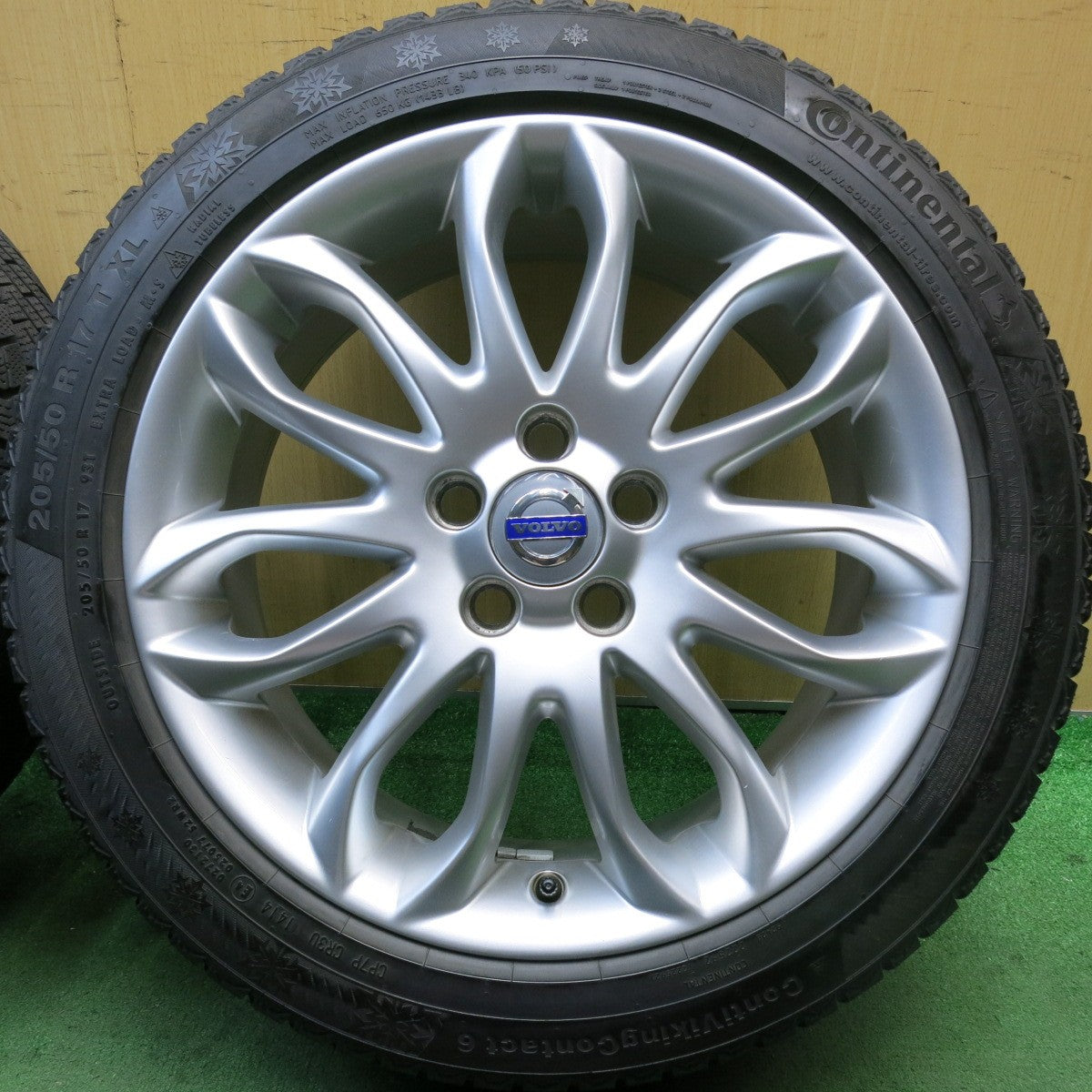 4本価格★ボルボ C30 純正 205/50R17 スタッドレス コンチネンタル コンチバイキング コンタクト6 17インチ PCD108/5H★5092106HAス