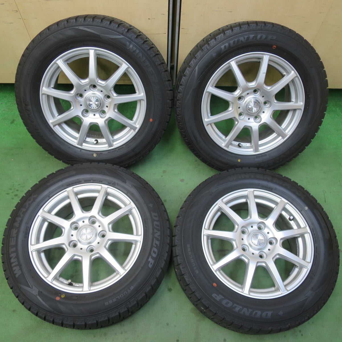 バリ溝!9分★スタッドレス 195/65R15 ダンロップ ウインターマックス WM02 ravrion ラブリオン 15インチ PCD114.3/5H★6020407イス