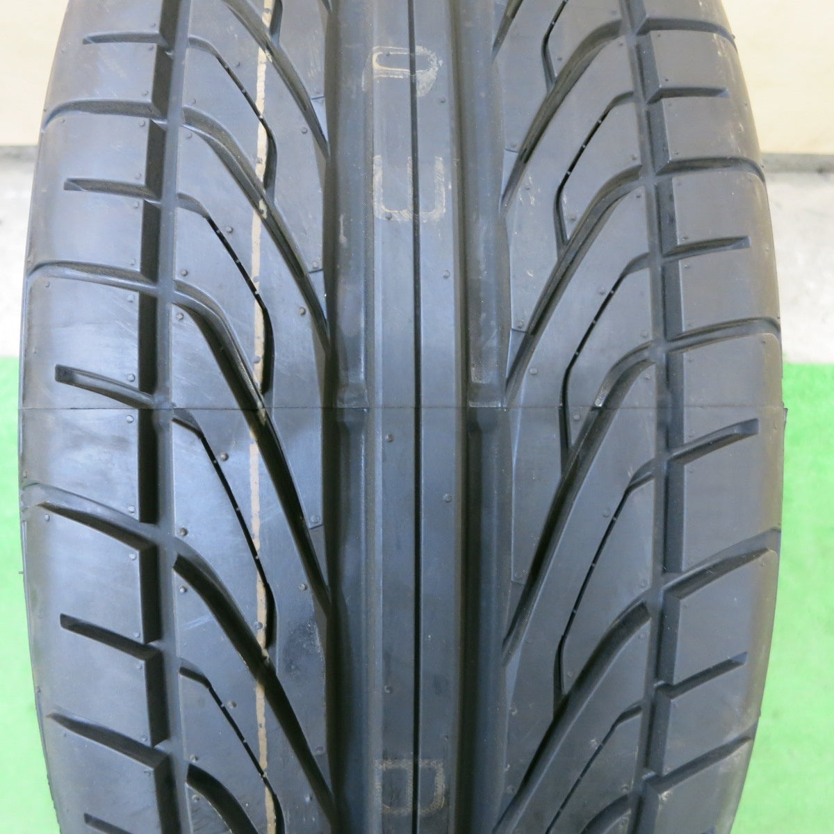 未使用!1本★215/45R17 ダンロップ ディレッツァ DZ101 タイヤ 17インチ プリウス 86 BRZ カローラ インプレッサ レガシィ 等★5052105ナノタ