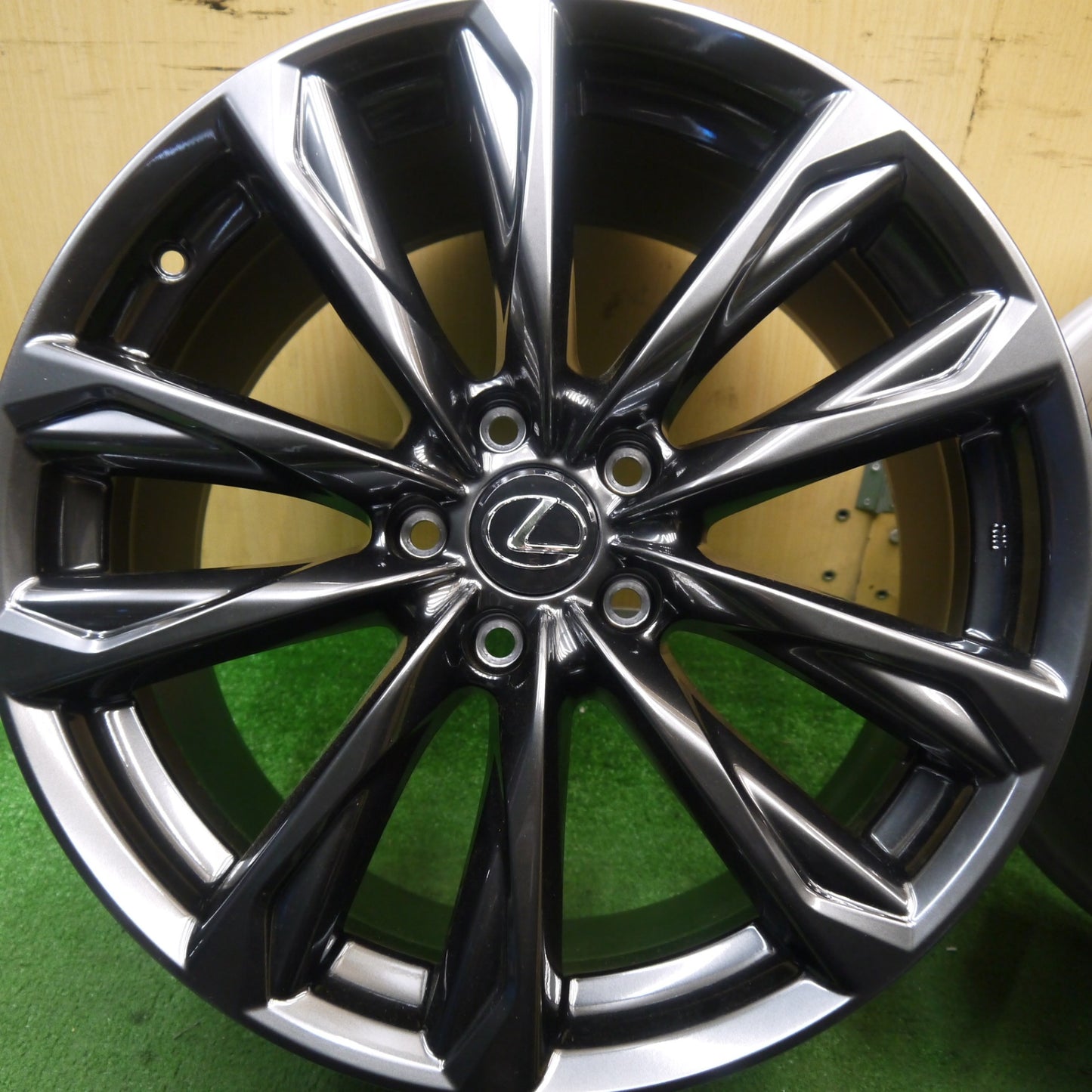 新車外し★レクサス IS Fスポーツ 純正 ホイール 19インチ 19×8.5J 19×9.5J PCD114.3/5H★5062007Hホ
