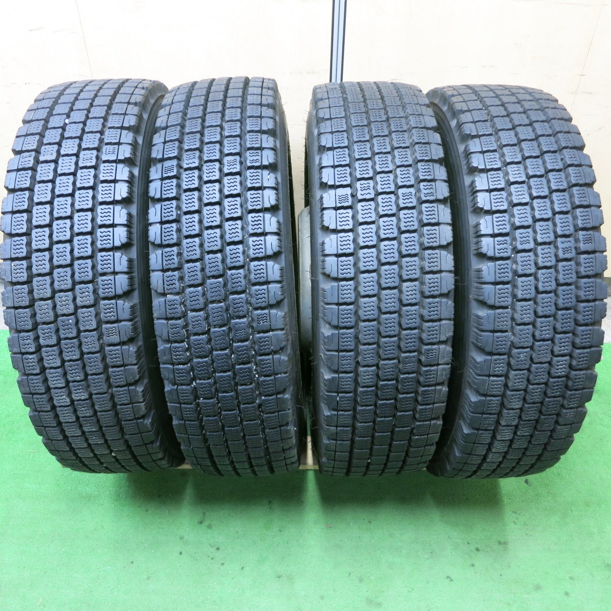 バリ溝!22年!9.5分★トラック 245/80R17.5 133/131J スタッドレス ブリヂストン W910 TOPY スチール 17.5インチ 135-12CSP PCD222.25/6H★5060306ナス