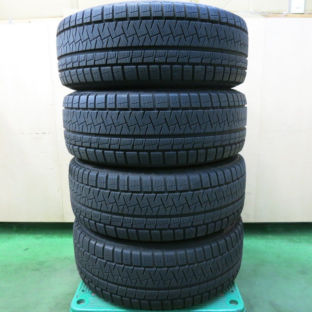 バリ溝!キレイ!9.5分★BMW 等 MAK LUFT FF SERIES MFF 225/55R17 スタッドレス ピレリ アイスアシンメトリコ 17インチ ルフト PCD112/5H★5091101SKス
