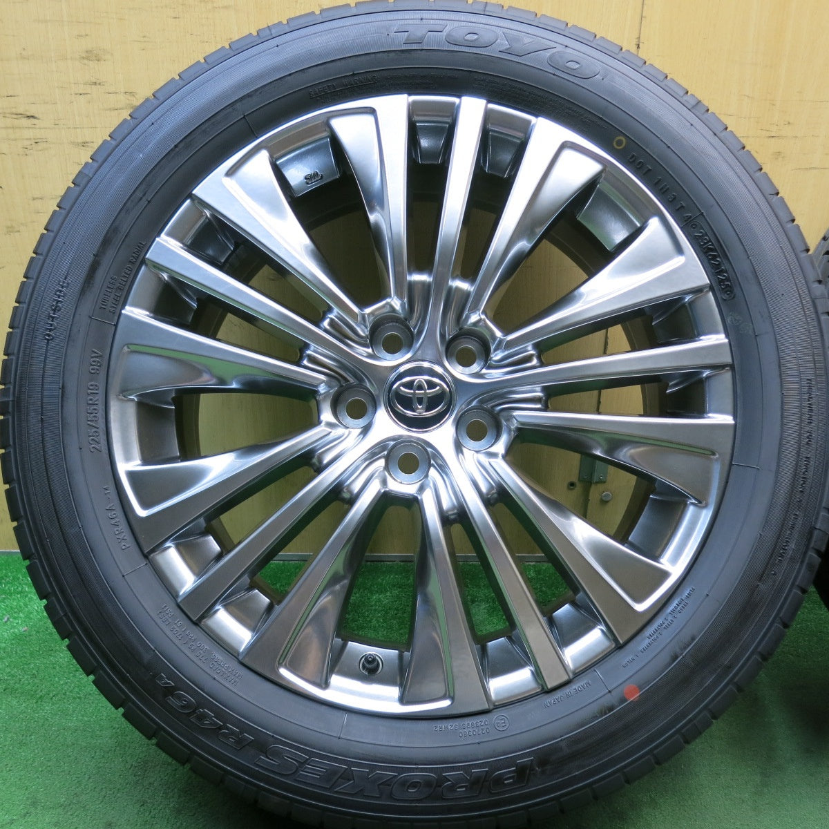 新車外し!25年★トヨタ 80系 ハリアー Zグレード 純正 225/55R19 トーヨー プロクセス R46A 19インチ PCD114.3/5H★5090412HAノ