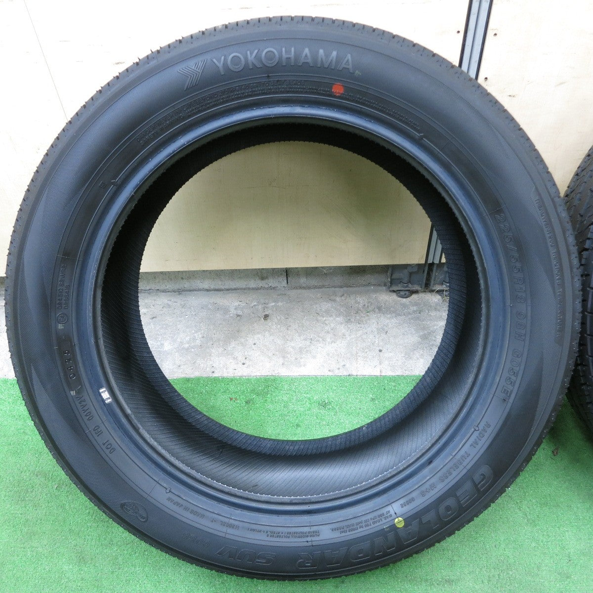 新車外し!25年★225/55R18 ヨコハマ ジオランダー SUV G055 G055E タイヤ 18インチ デリカ D:5 シャモニー フォレスター エルグランド 等★5083003ナノタ
