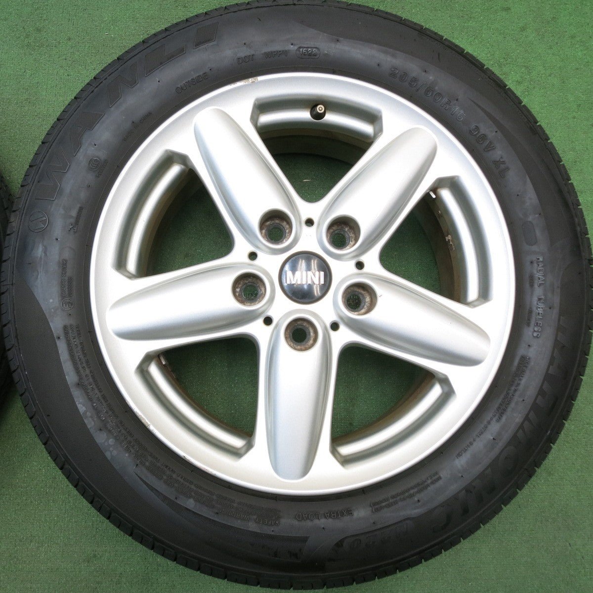 バリ溝!22年!9分★MINI ミニ クロスオーバー R60 純正 205/60R16 ワンリ HARMONIC H220 16インチ PCD120/5H★5092712HAノ