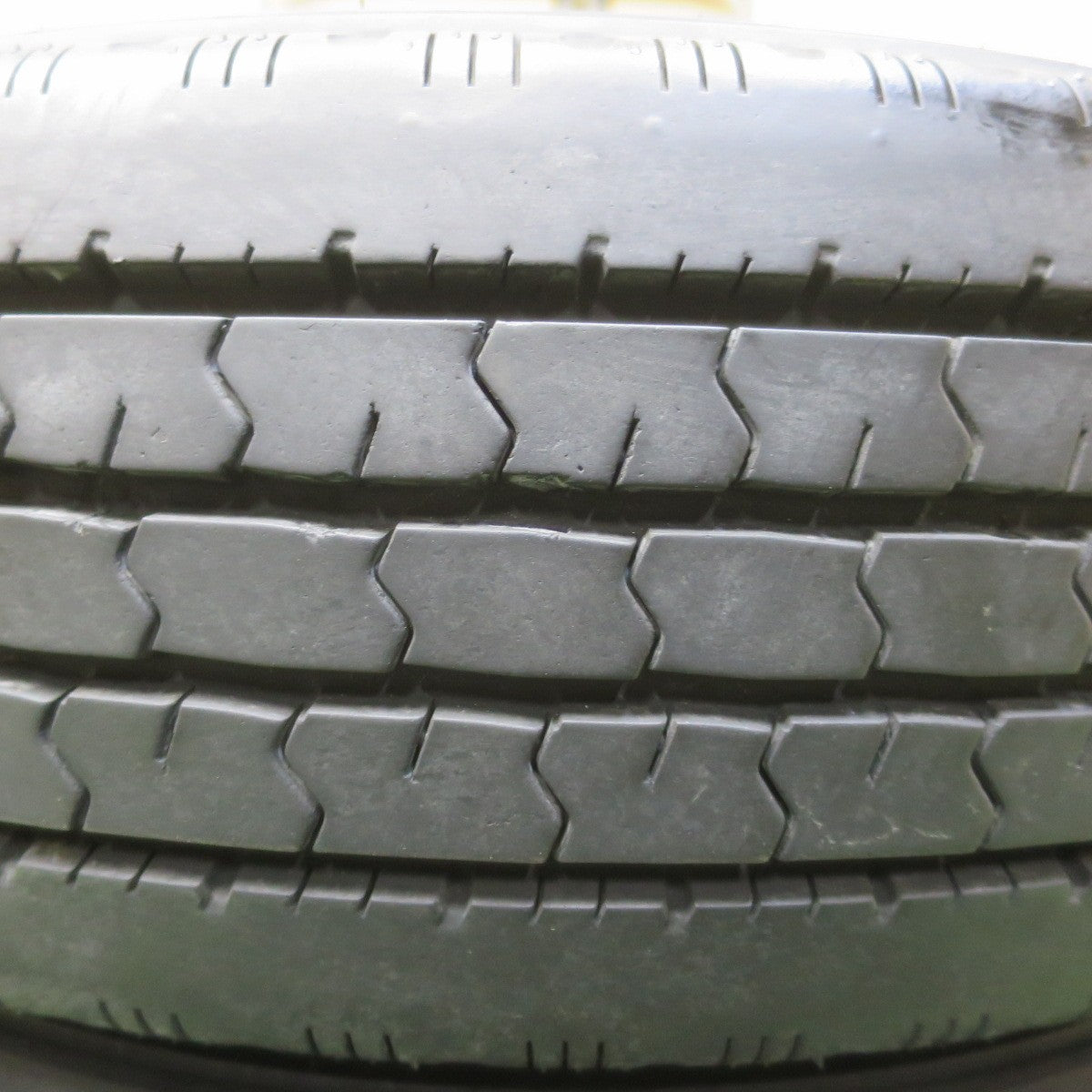 バリ溝!9.5分!2本★トラック タイヤ 195/75R15 109/107L ダンロップ SPLT33K タイヤ 15インチ ダイナ キャンター 等★6050610イノタ
