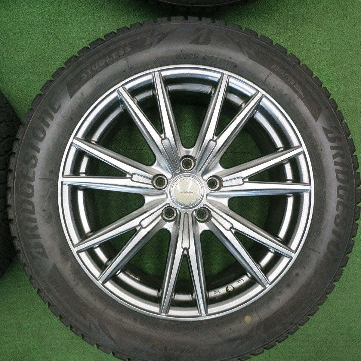 バリ溝!キレイ!9分★スタッドレス 225/60R18 ブリヂストン ブリザック DM-V3 VELVA KEVIN ヴェルヴァ 18インチ PCD114.3/5H★5012301TNス