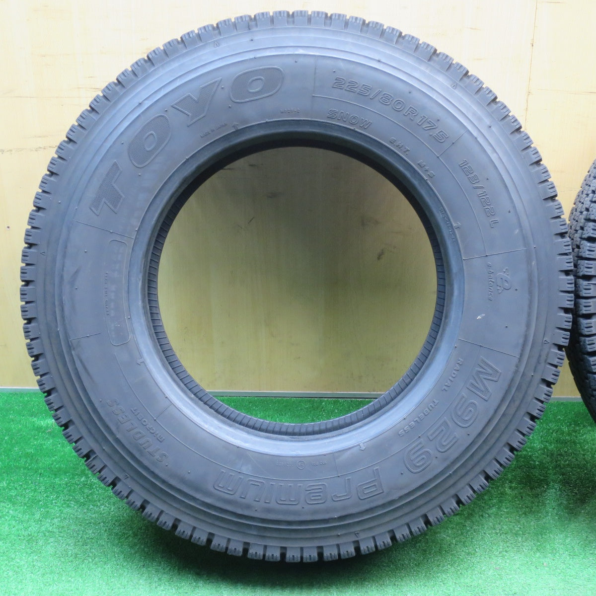 4本価格!22年★トラック タイヤ 225/80R17.5 123/122L スタッドレス トーヨー M929 Premium 17.5インチ★5110901NJスタ