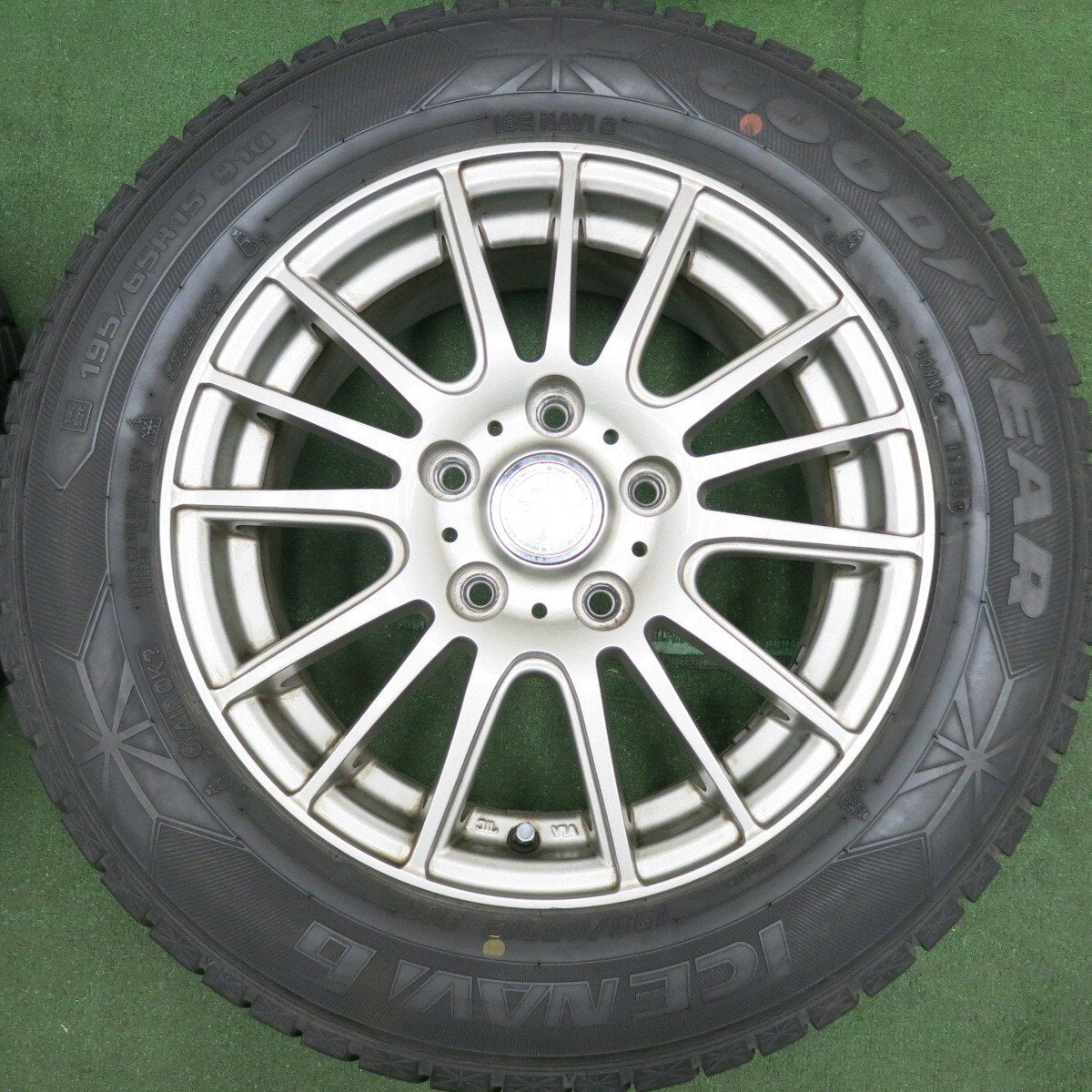 4本価格★スタッドレス 195/65R15 グッドイヤー アイスナビ7 ravrion selzer ラブリオン PCD114.3/5H★4070503HAス
