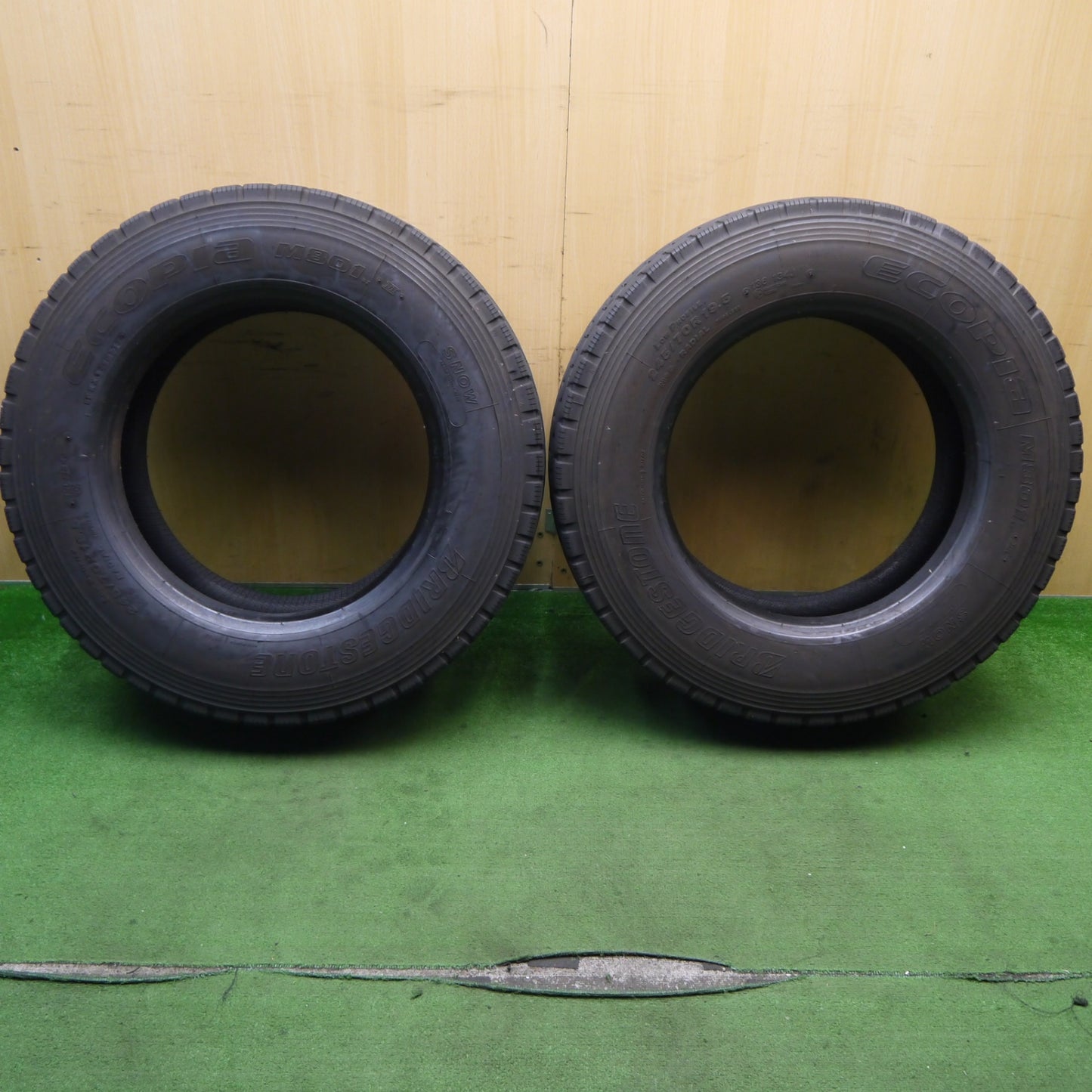 バリ溝!24年!9.5分!2本★トラック タイヤ 245/70R19.5 136/134J ブリヂストン エコピア M801 Ⅱ ミックス オールシーズン 19.5インチ★5061604KKノタ