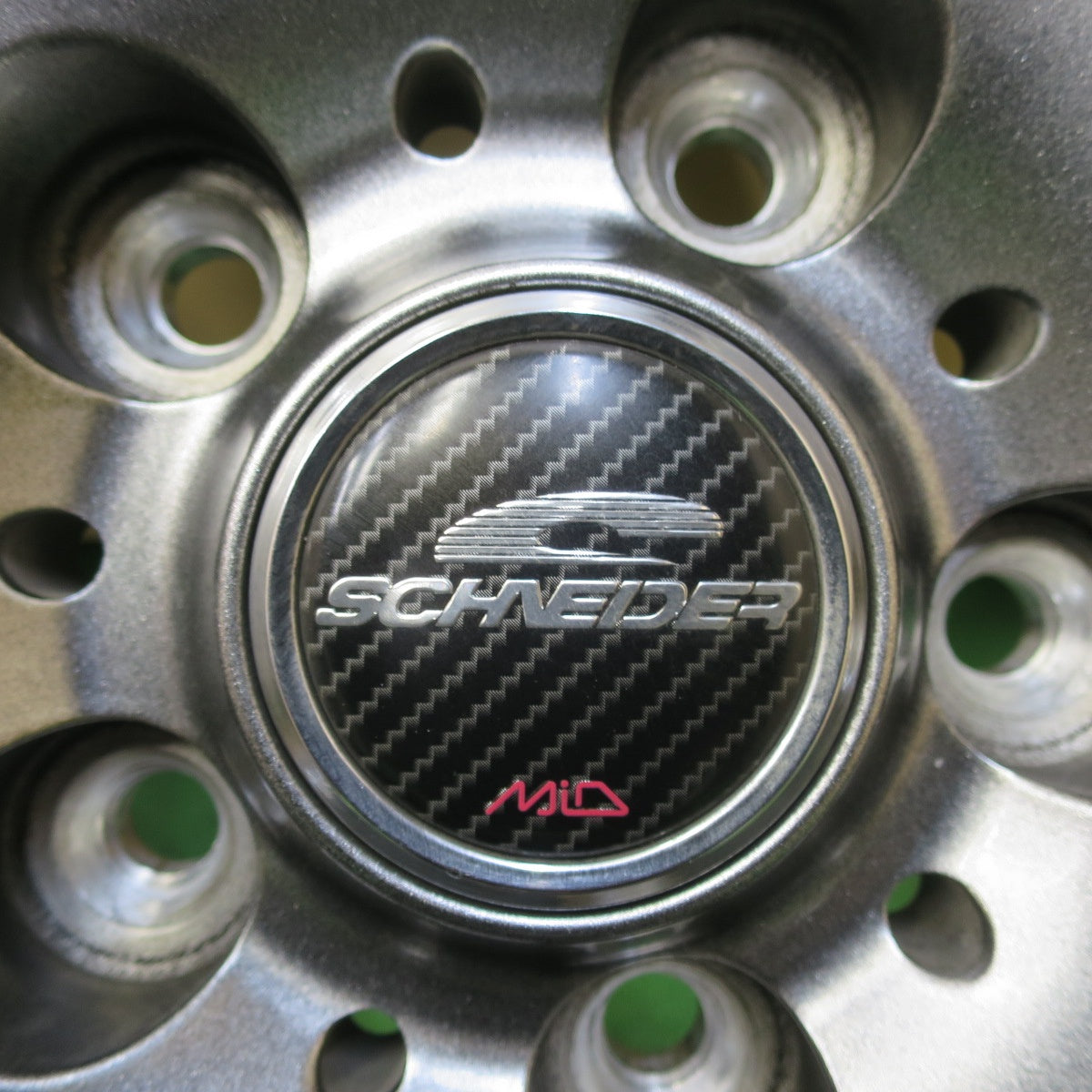 バリ溝!22年!キレイ!8.5分★スタッドレス 185/65R15 グッドイヤー アイスナビ7 SCHNEIDER MiD シュナイダー 15インチ PCD114.3/5H★5051505イス