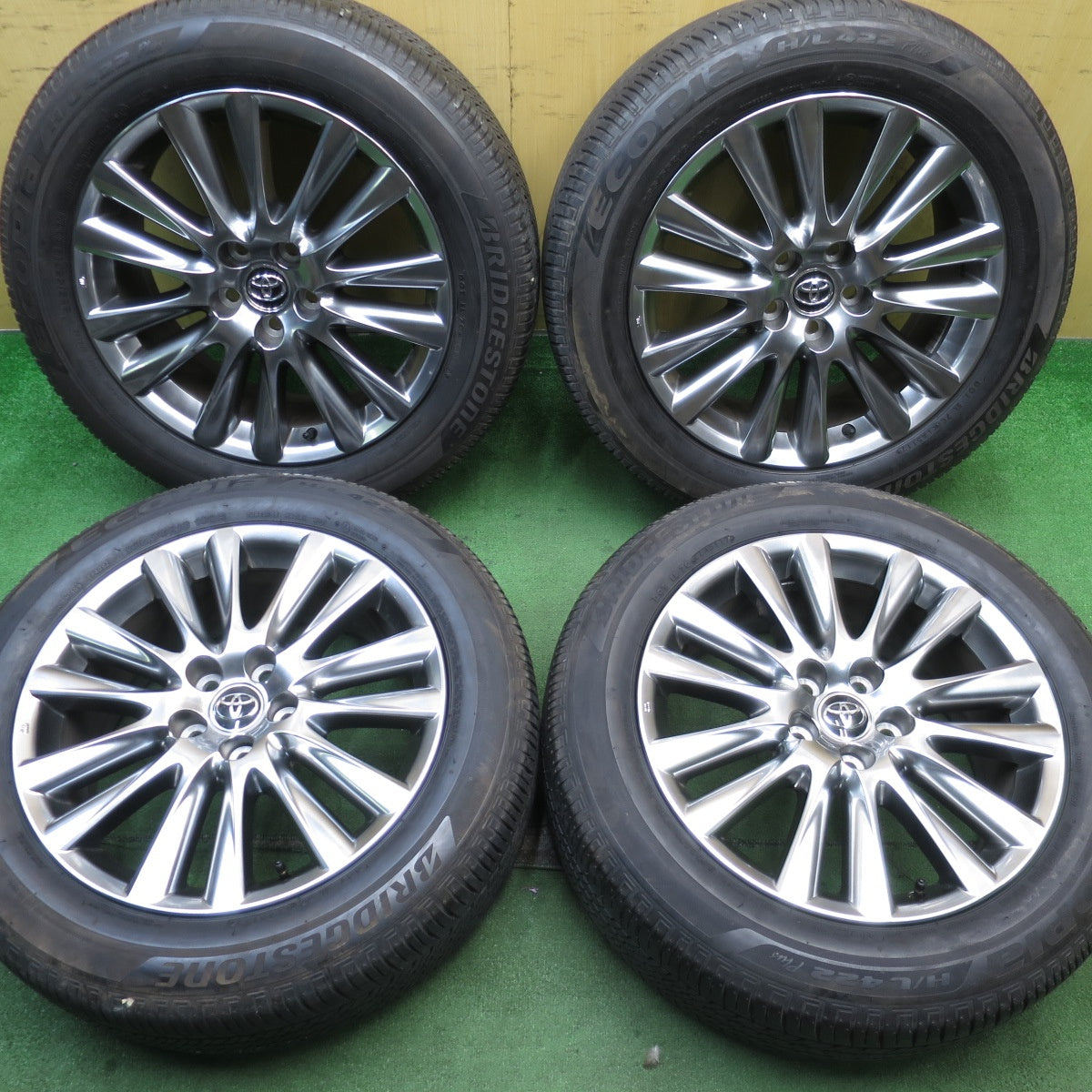 バリ溝!キレイ!9分★トヨタ 60系 ハリアー 純正 235/55R18 ブリヂストン エコピア H/L 422 プラス 18インチ PCD114.3/5H★5060207NJノ