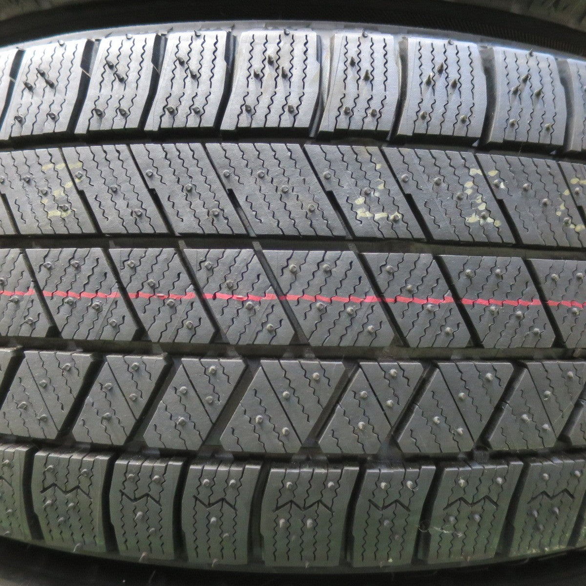 未使用!24年★スタッドレス 215/60R16 ブリヂストン ブリザック VRX3 WINNERS ウィナーズ 16インチ PCD114.3/5H★5092906イス