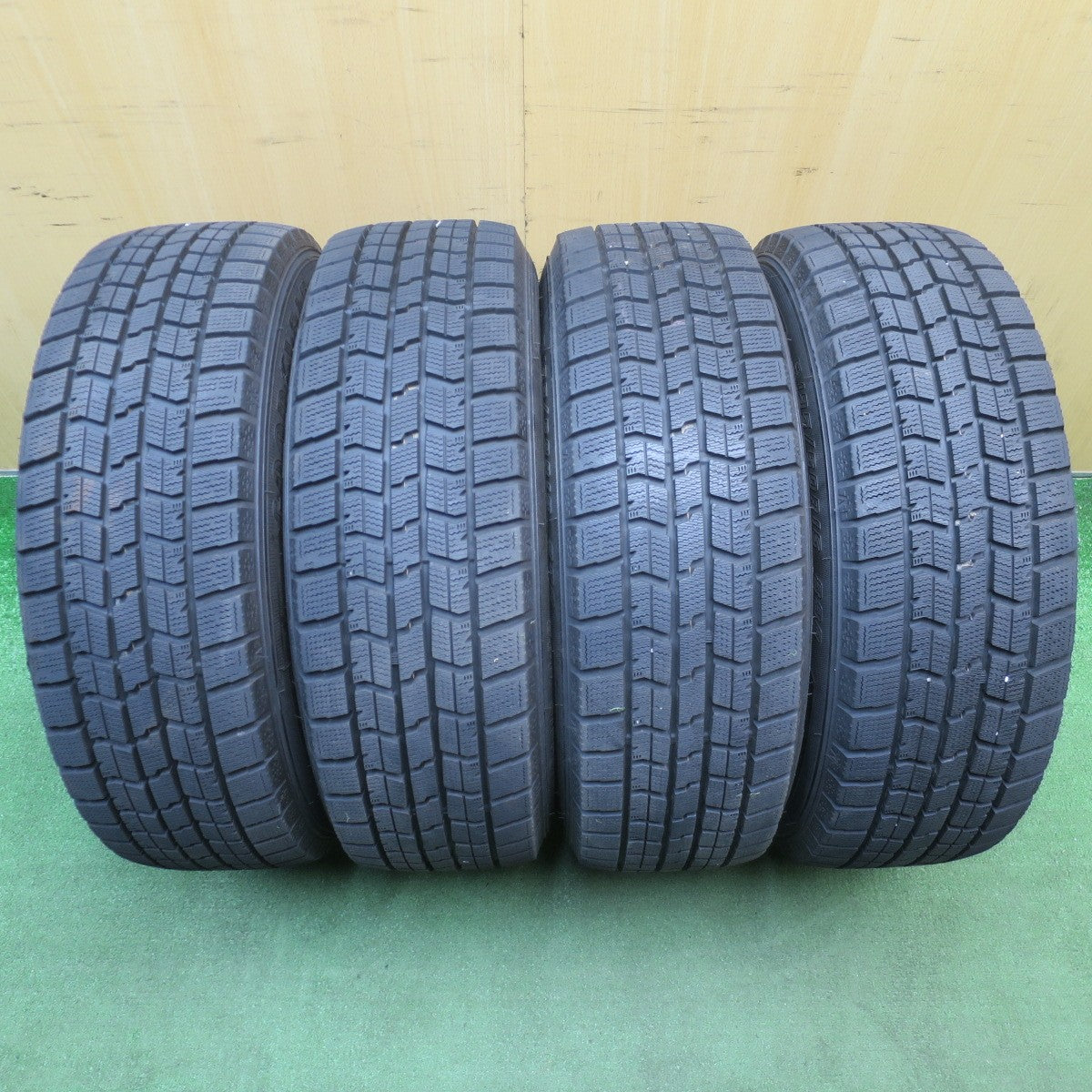 バリ溝!22年!キレイ!9.5分以上★スタッドレス 195/60R16 グッドイヤー アイスナビ7 QRASIZ VS6 KOSEI クレイシズ 16インチ PCD114.3/5H★6042704NJス